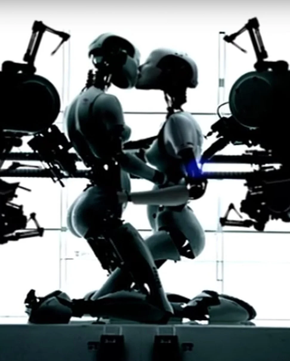 Still of the videoclip all is full of love by Bjork en Chris Cunningham on Double Dutch magazine