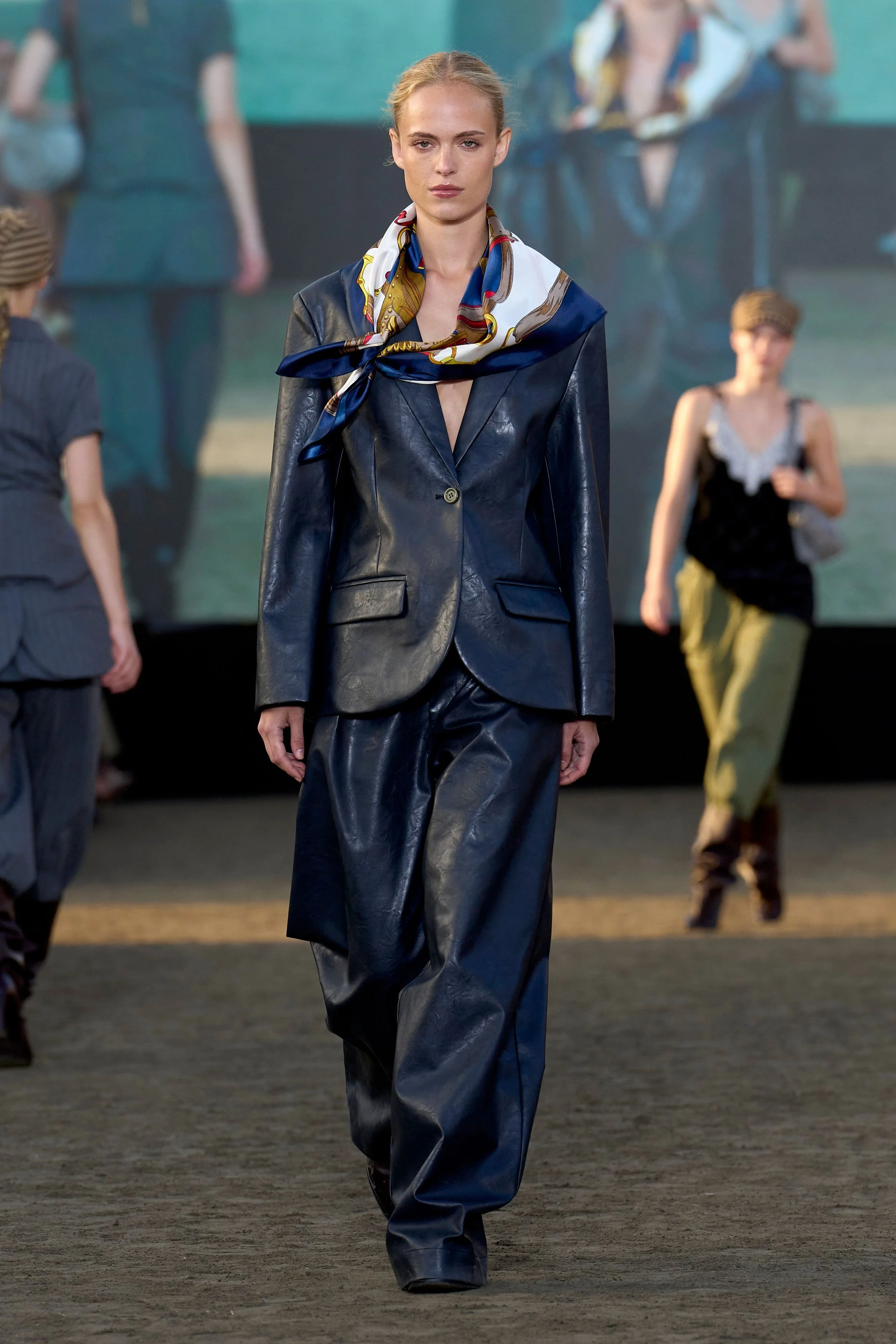 Baum und Pferdgarten SS26.JPG