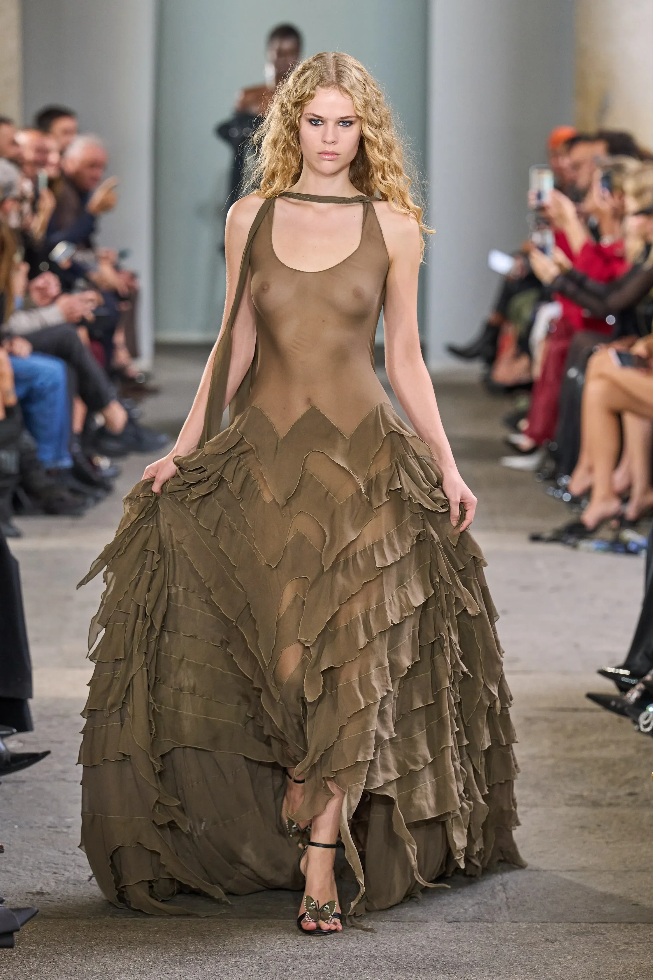 00043-blumarine-spring-2026-ready-to-wear-credit-gorunway.webp