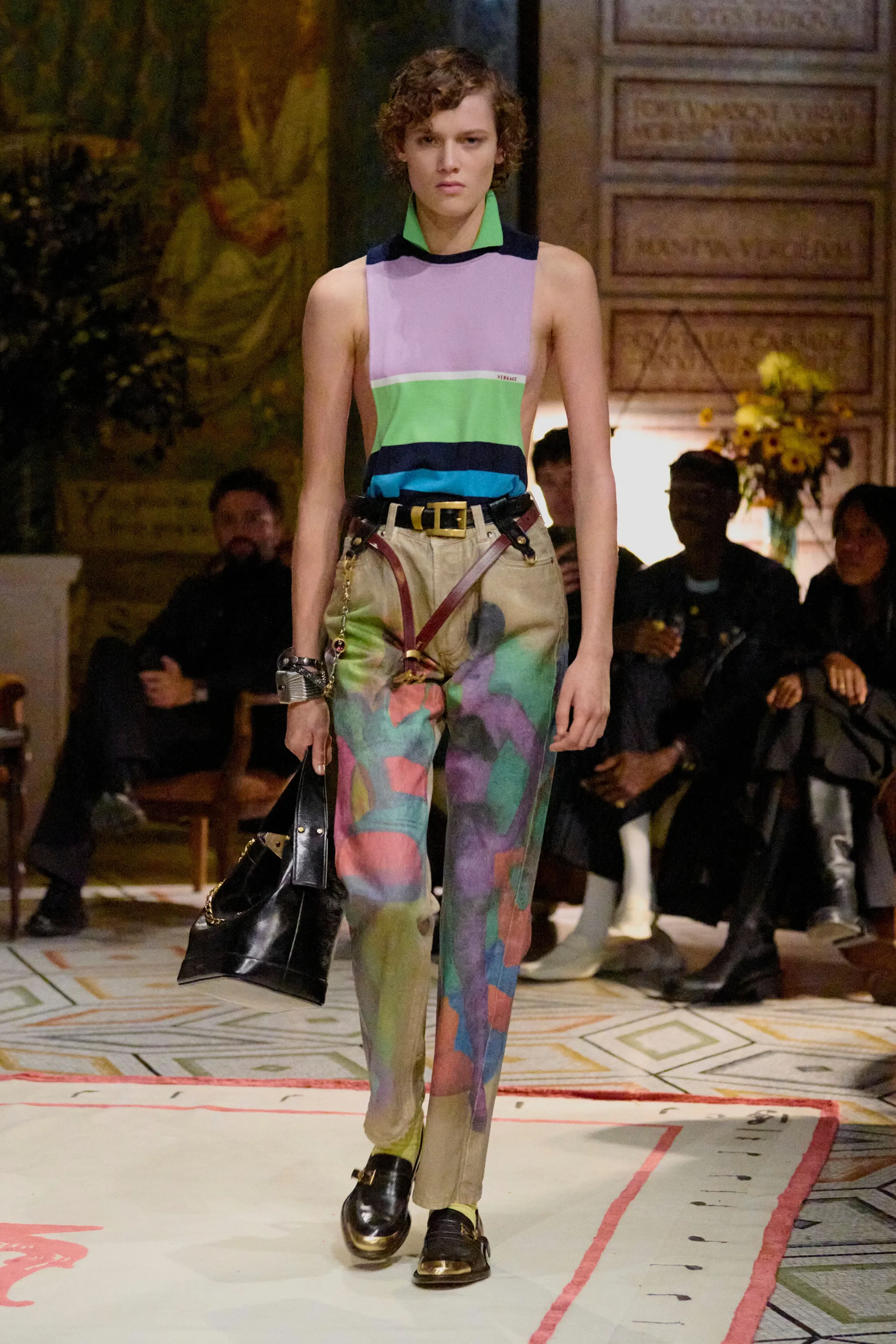 00004-versace-spring-2026-ready-to-wear-credit-brand.webp