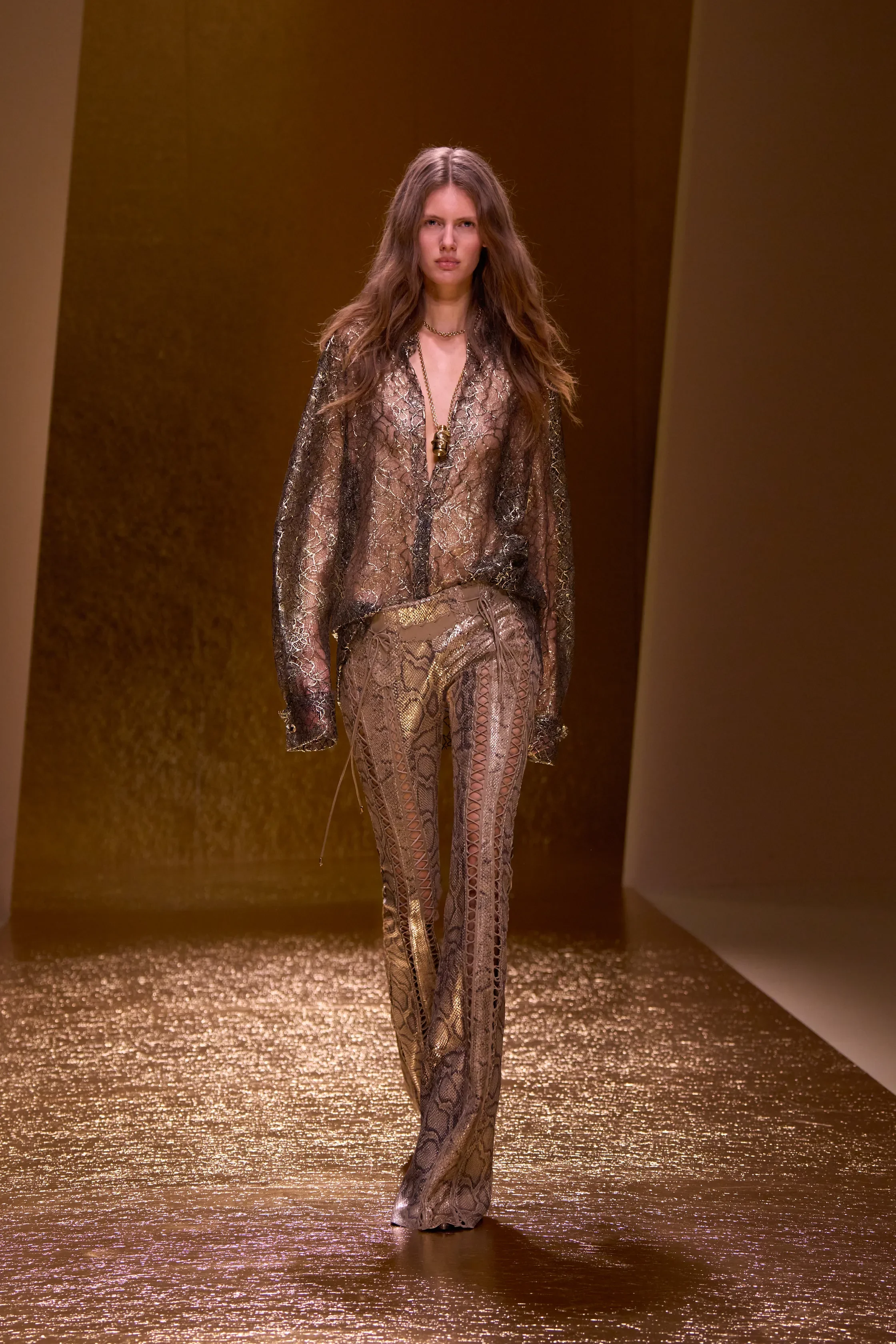 00002-roberto-cavalli-spring-2026-ready-to-wear-credit-gorunway.webp