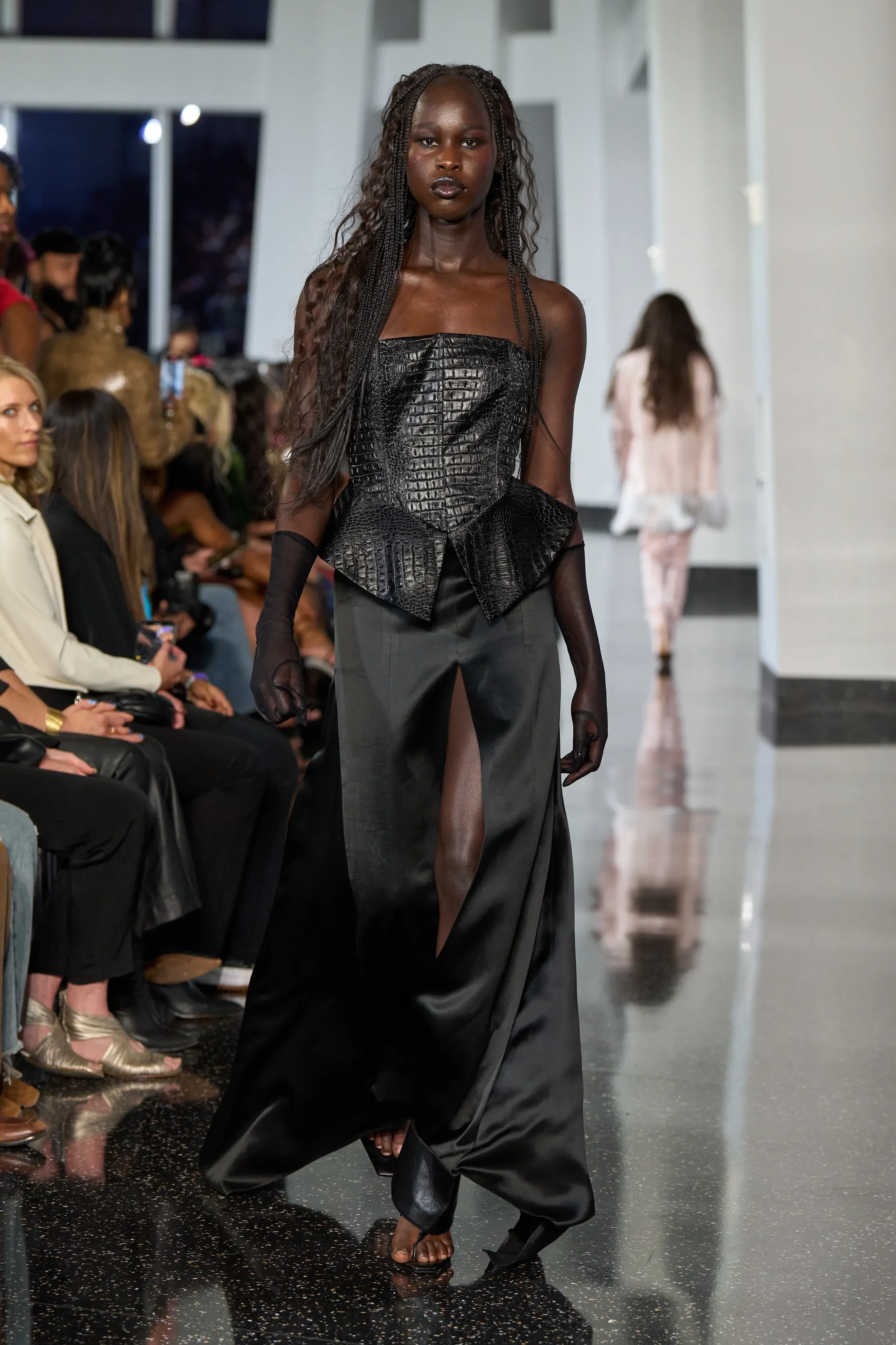 00040-kim-shui-spring-2026-ready-to-wear-credit-gorunway.webp