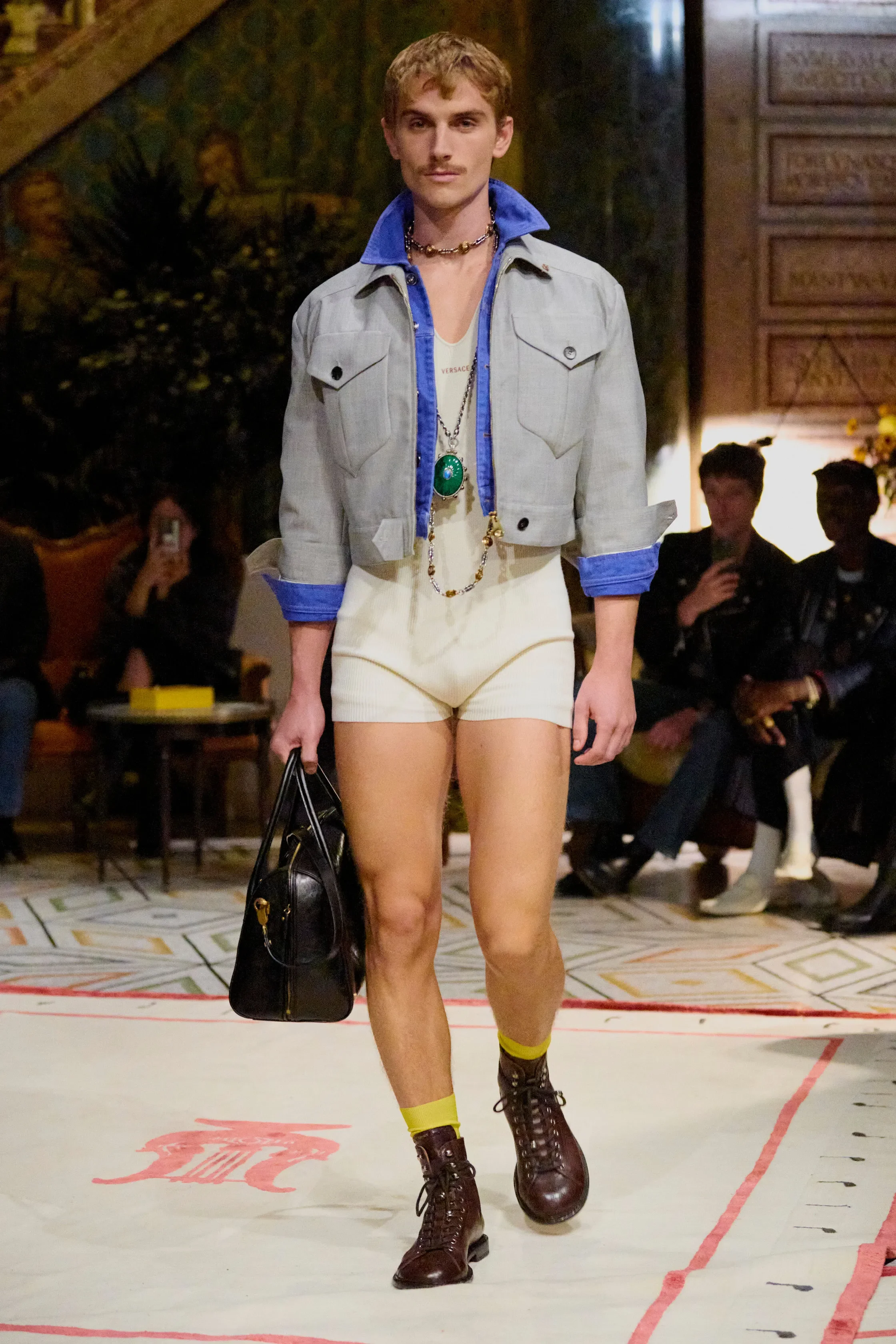 00013-versace-spring-2026-ready-to-wear-credit-brand.webp