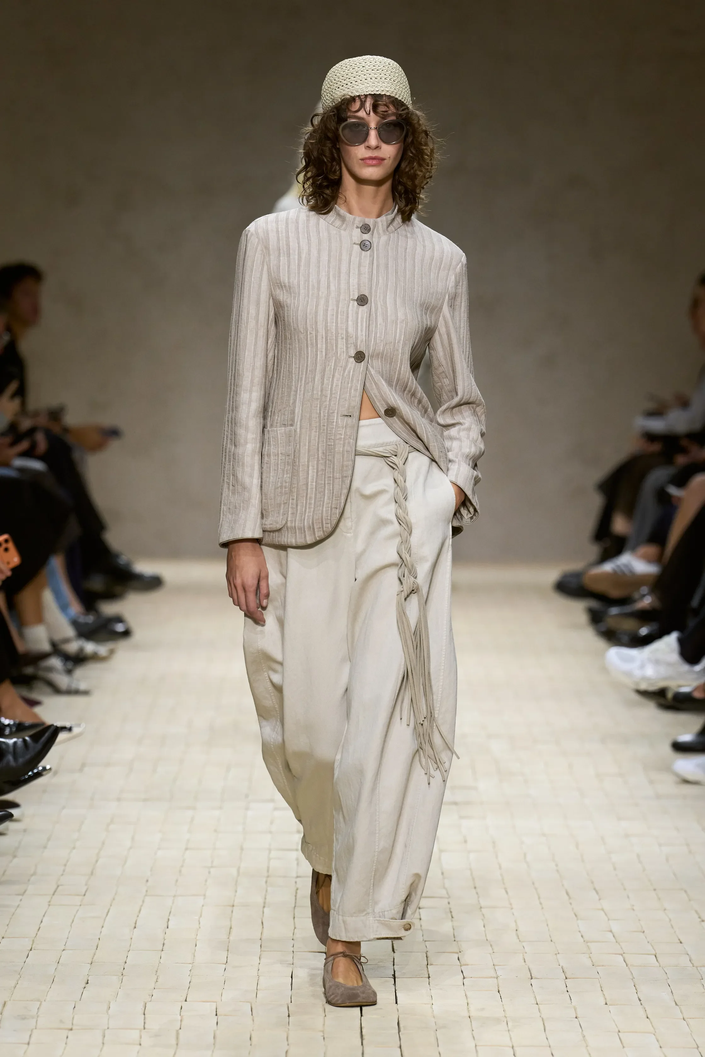 00003-emporio-armani-spring-2026-ready-to-wear-credit-gorunway.webp