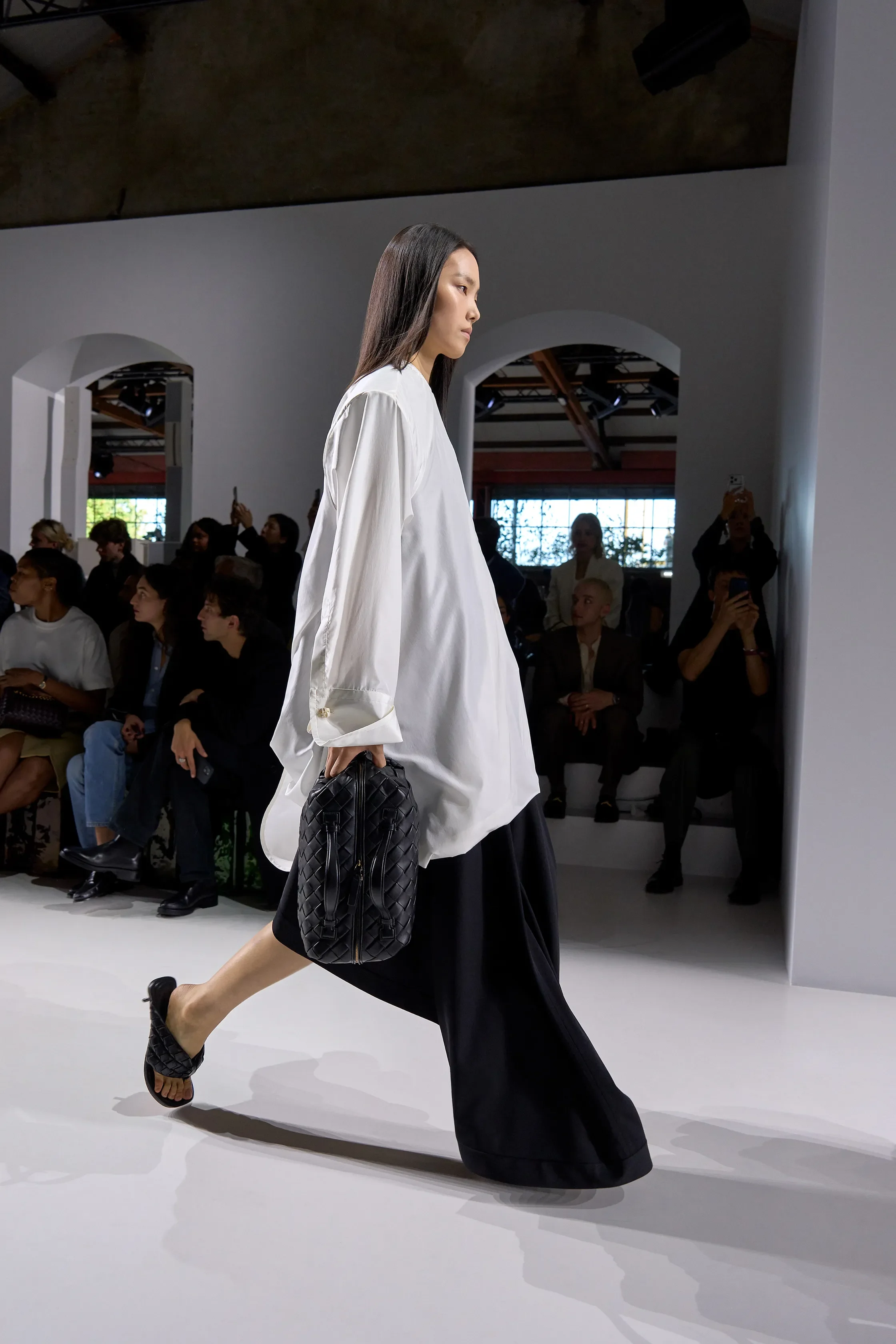 00025-bottega-veneta-spring-2026-ready-to-wear-credit-gorunway.webp