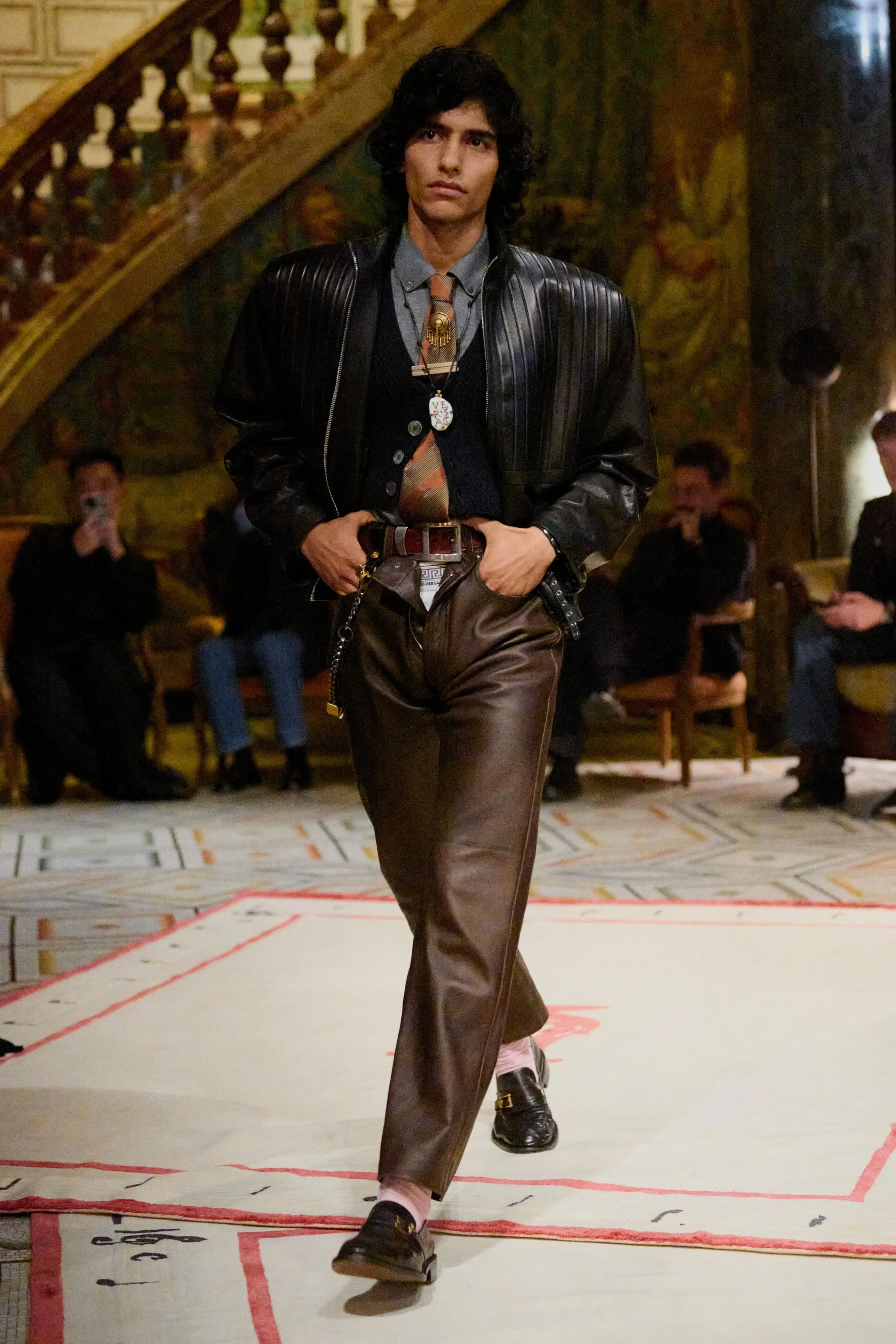 00035-versace-spring-2026-ready-to-wear-credit-brand.webp