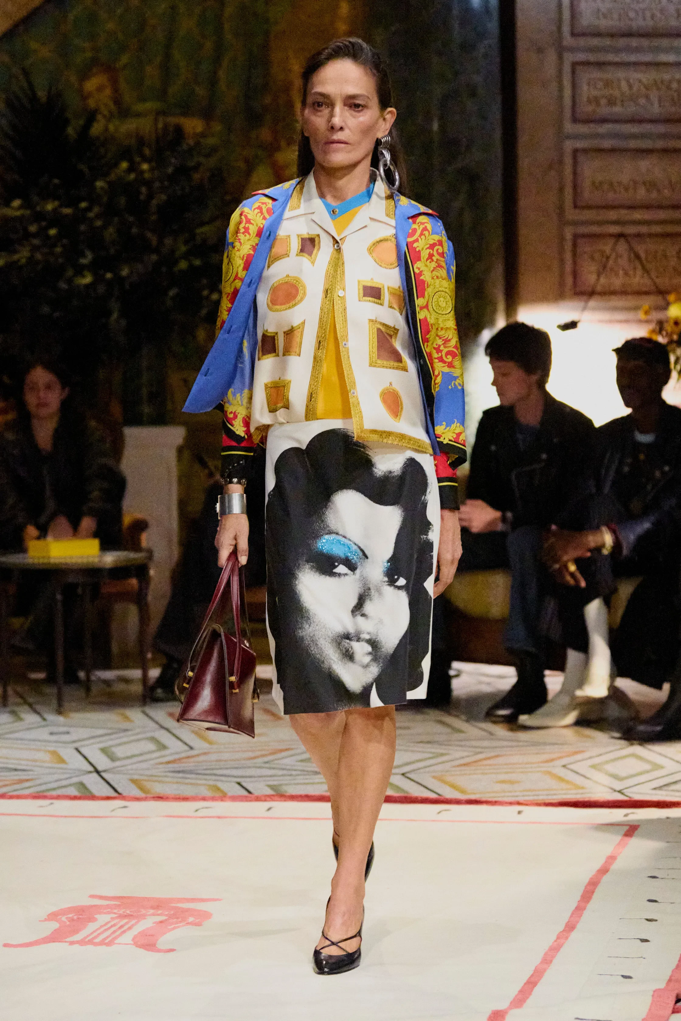 00064-versace-spring-2026-ready-to-wear-credit-brand.webp