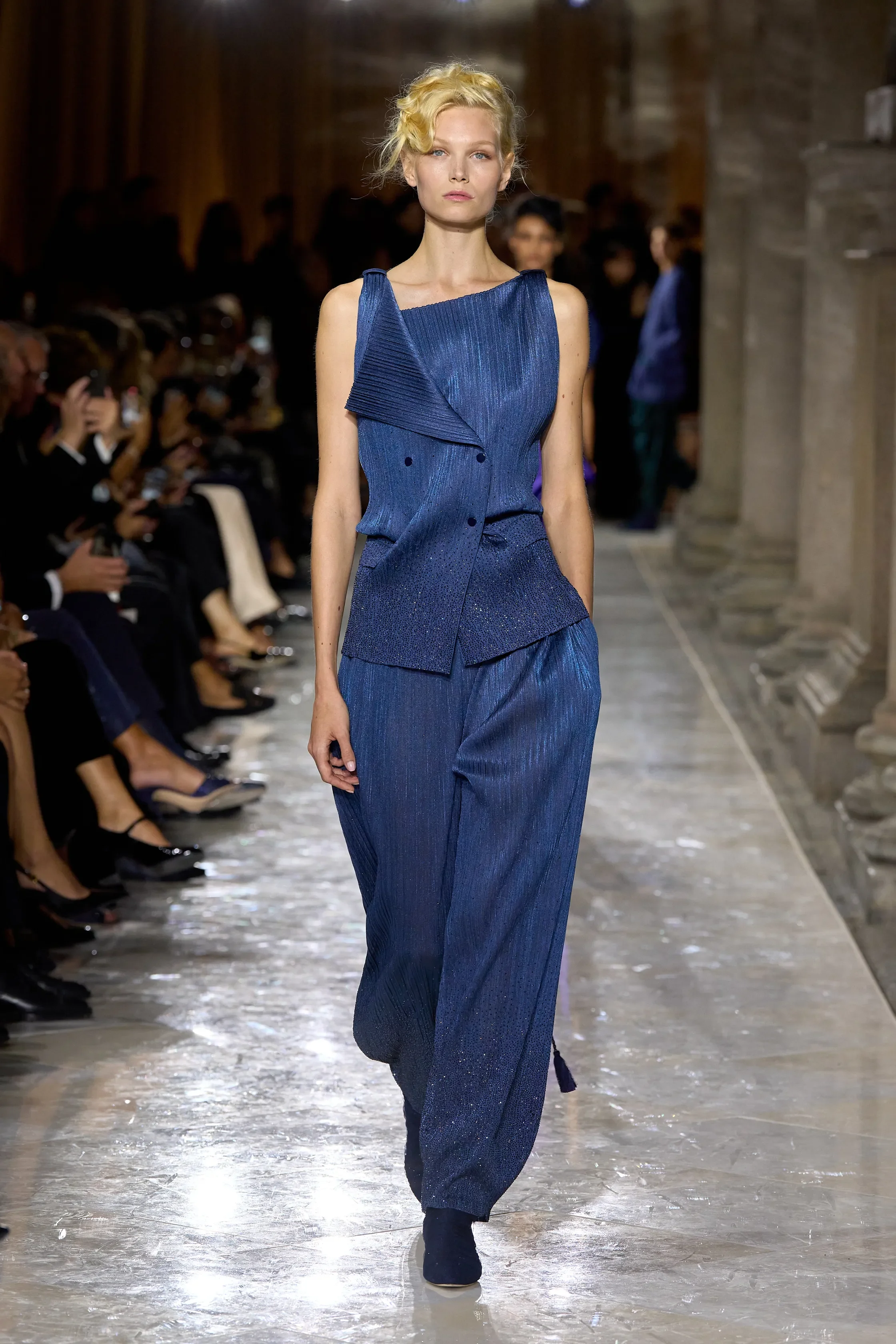 00046-giorgio-armani-spring-2026-ready-to-wear-credit-gorunway.webp