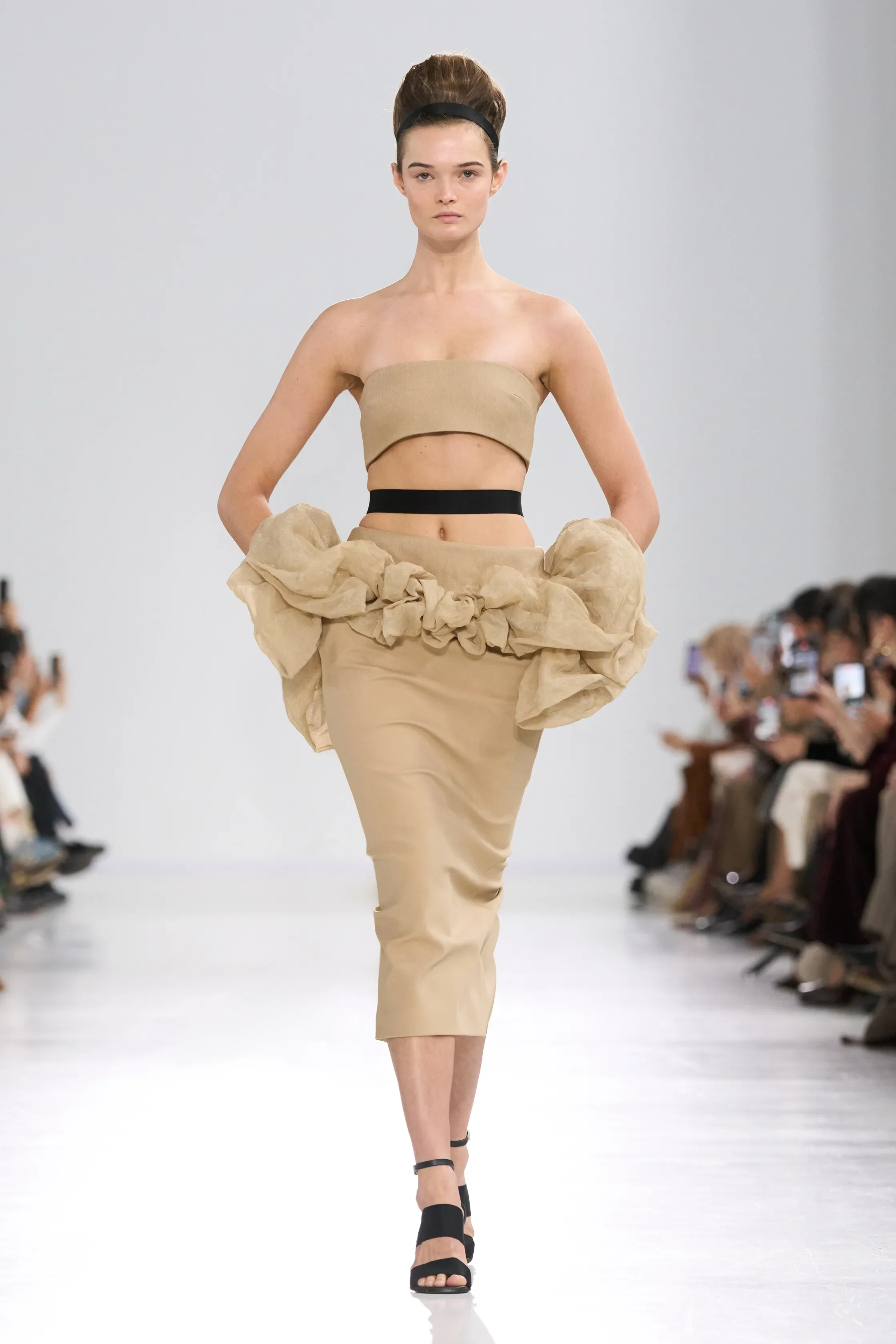 00003-max-mara-spring-2026-ready-to-wear-credit-gorunway.webp