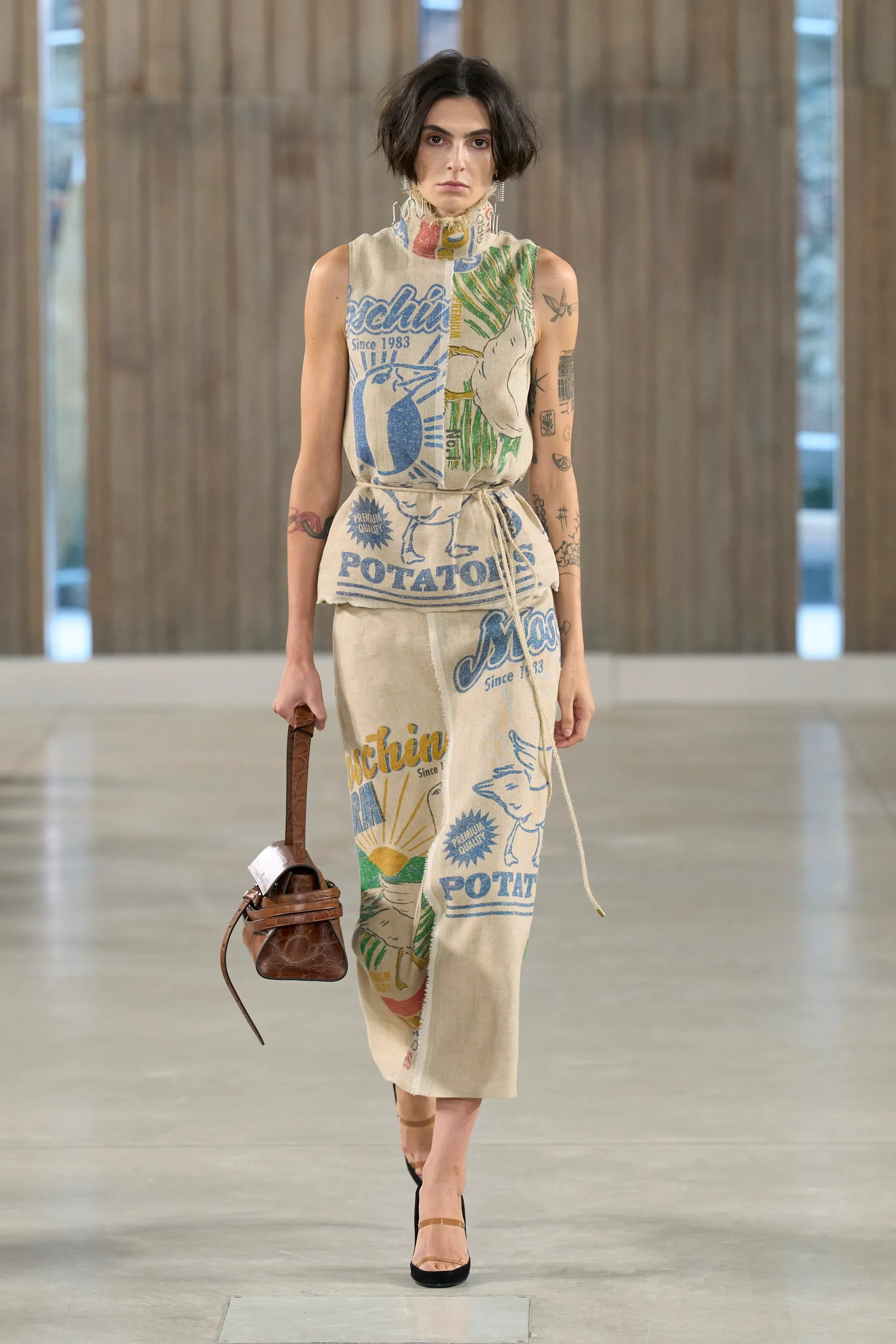 00021-moschino-spring-2026-ready-to-wear-credit-gorunway.webp