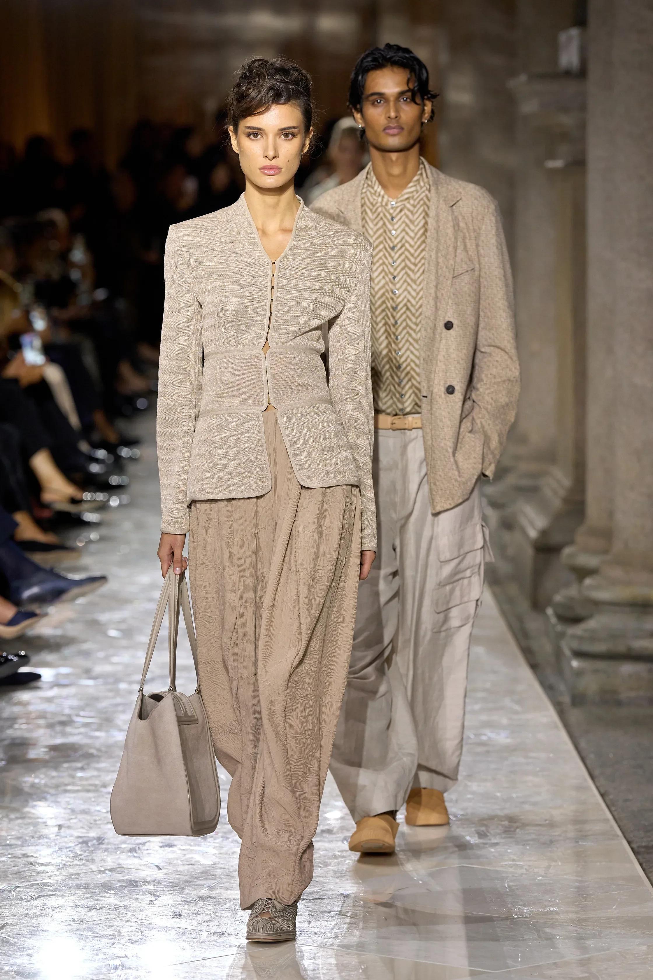 00006-giorgio-armani-spring-2026-ready-to-wear-credit-gorunway.webp