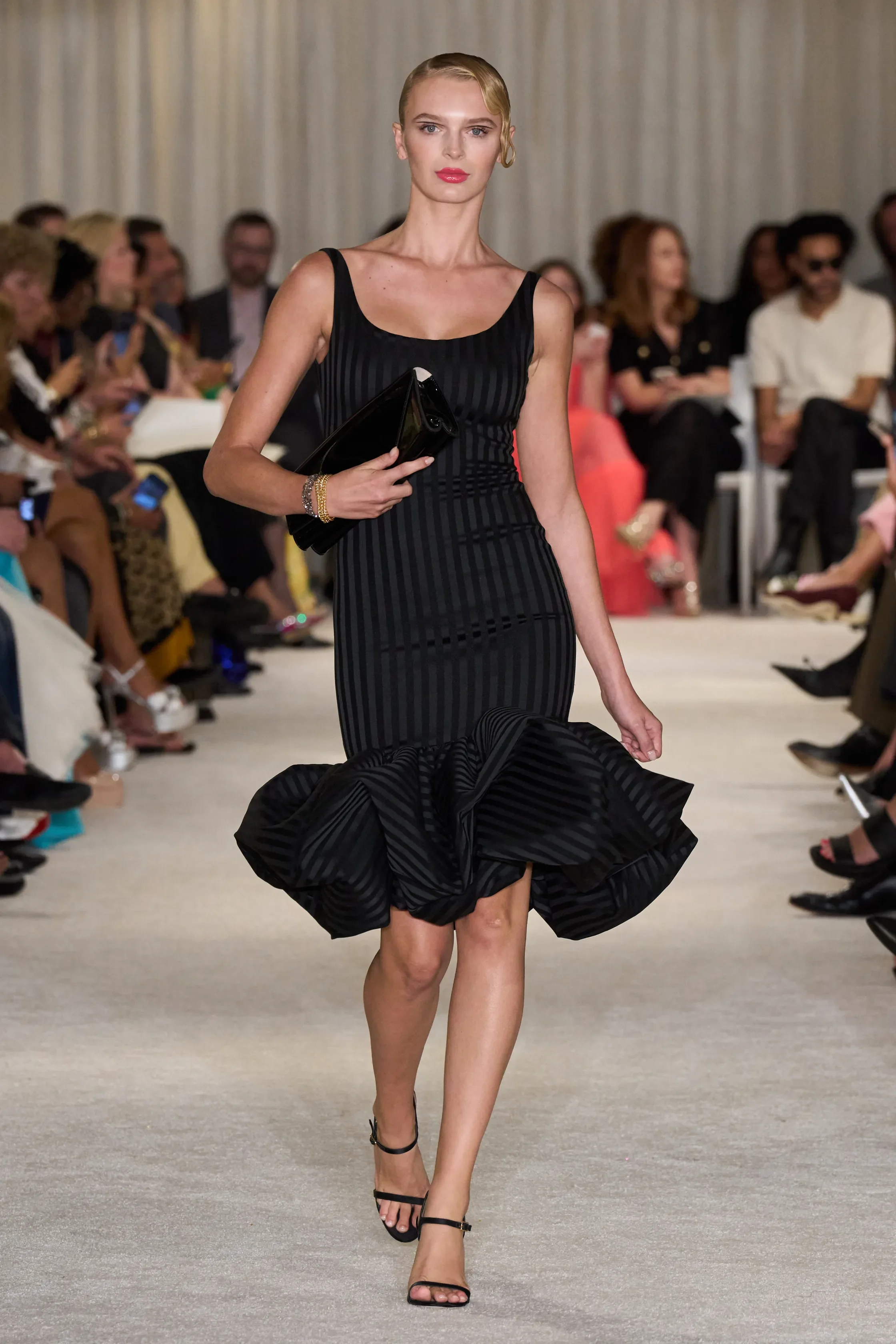 00025-christian-siriano-spring-2026-ready-to-wear-credit-gorunway.webp