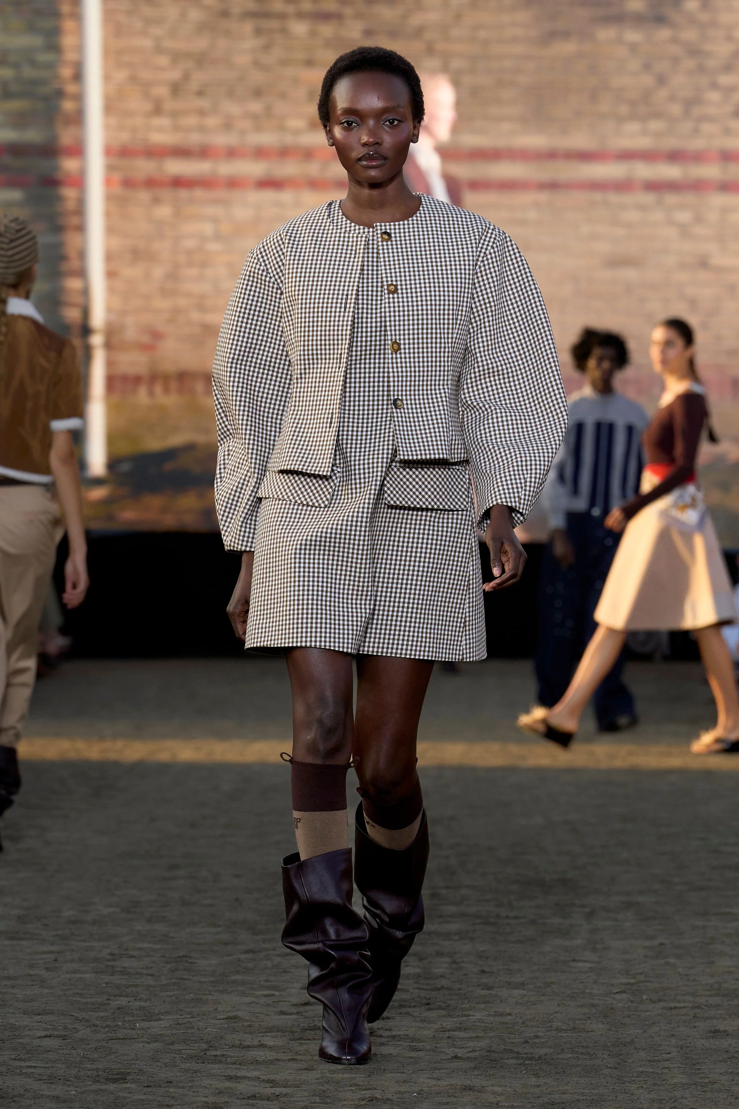 Baum und Pferdgarten SS26.JPG