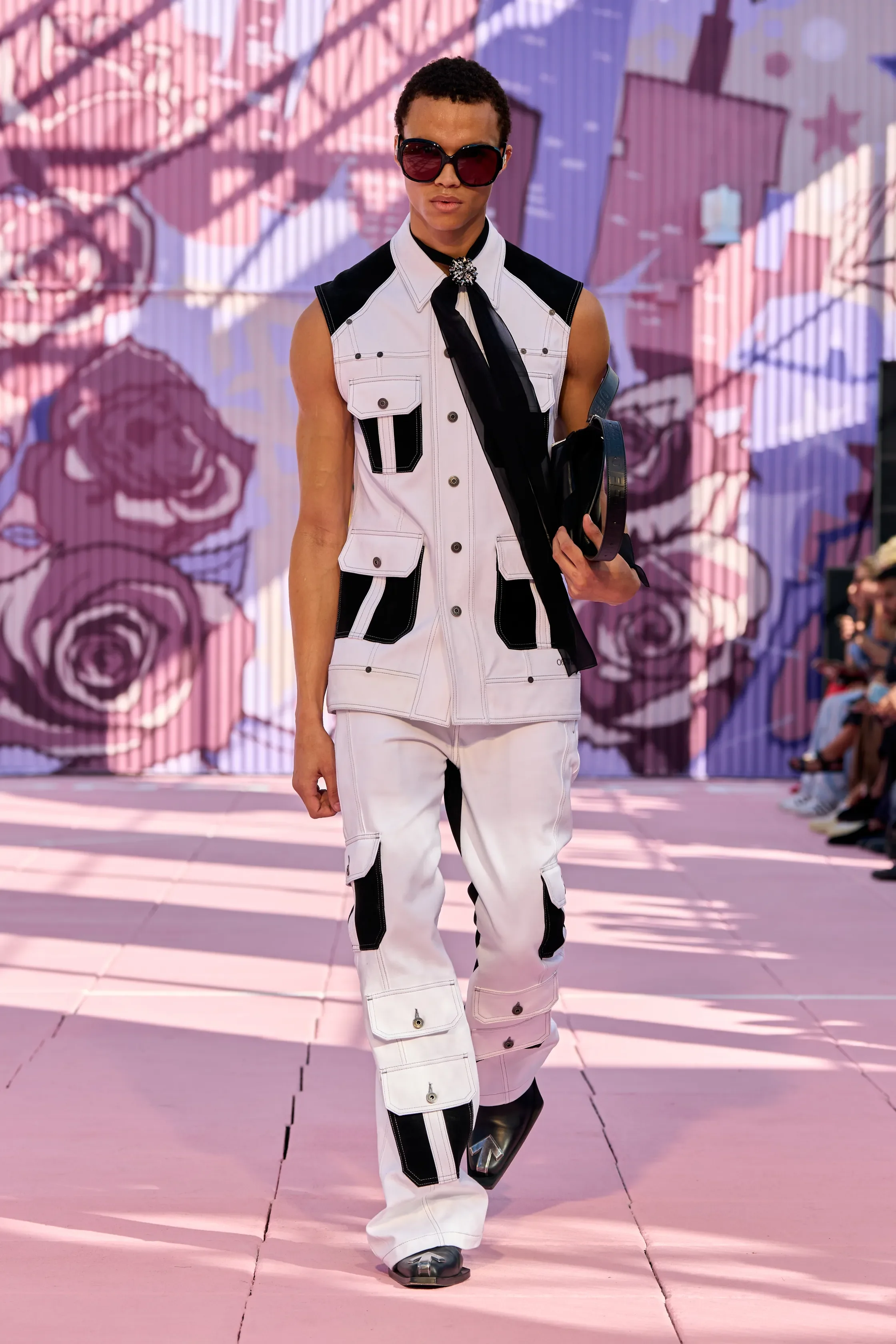 00037-off-white-spring-2026-ready-to-wear-credit-gorunway.webp