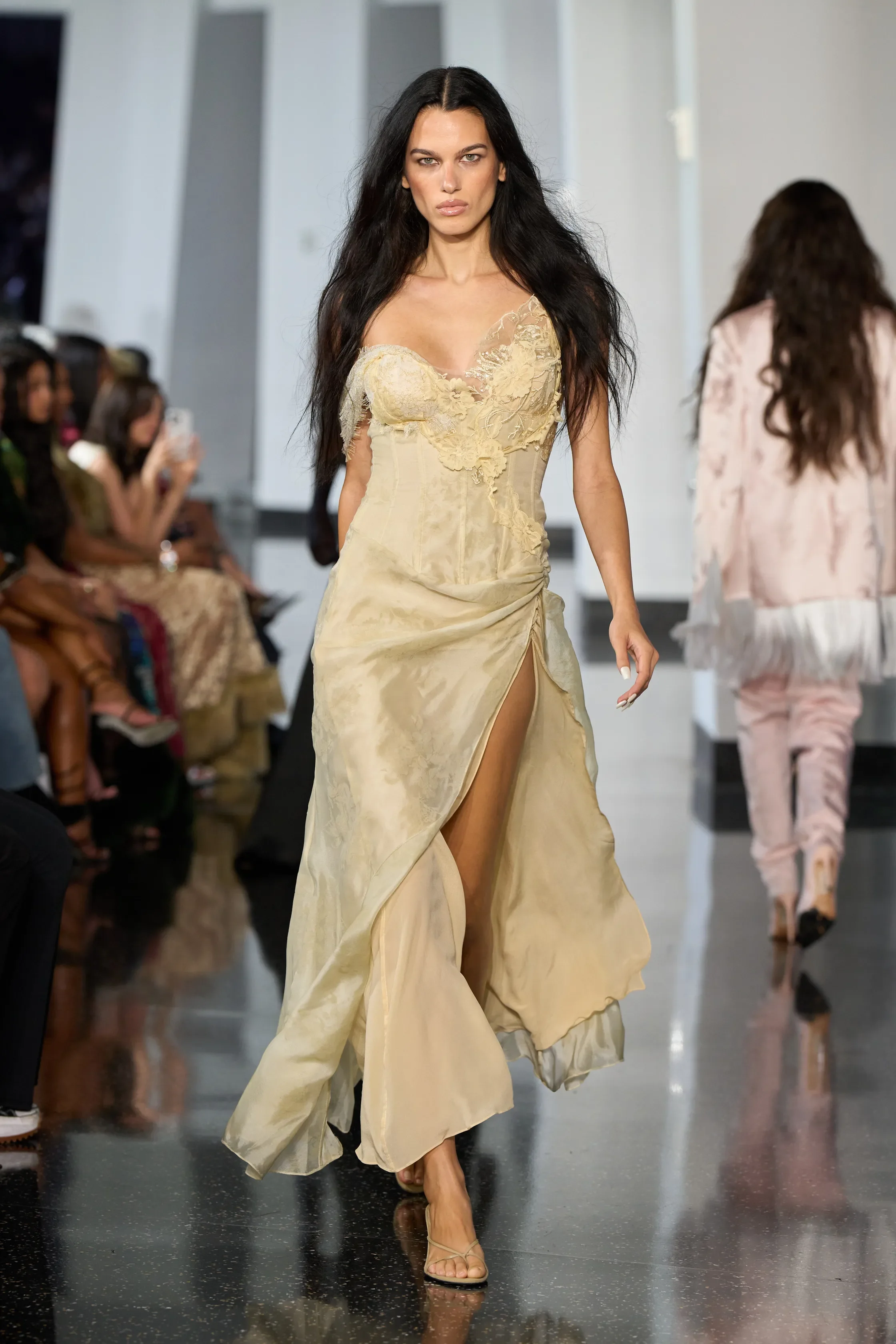 00039-kim-shui-spring-2026-ready-to-wear-credit-gorunway.webp