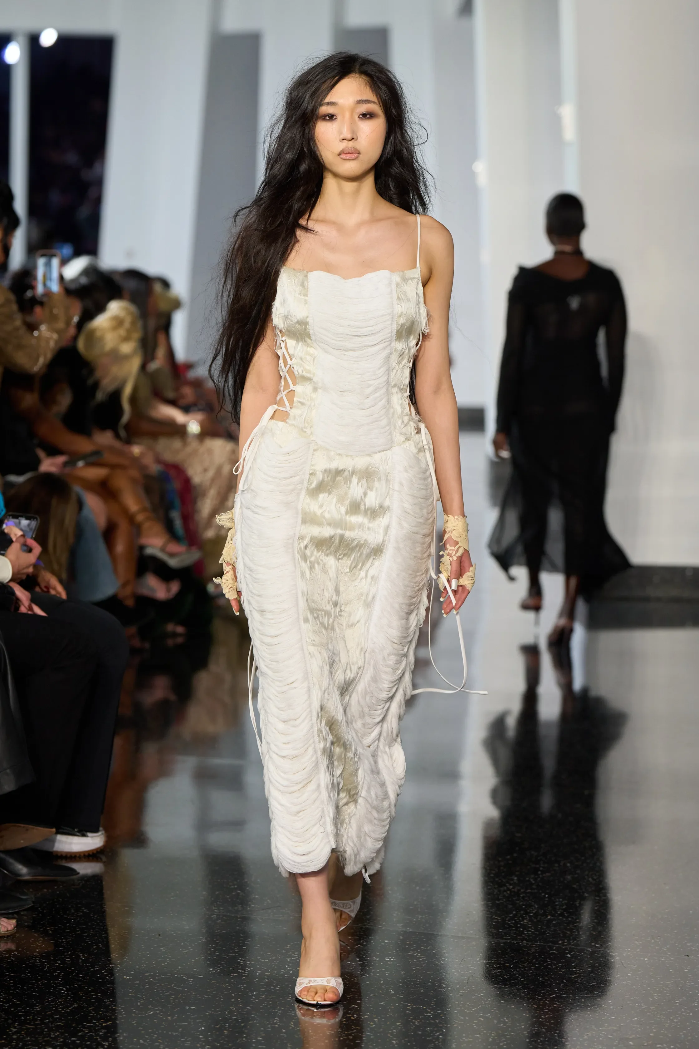 00032-kim-shui-spring-2026-ready-to-wear-credit-gorunway.webp