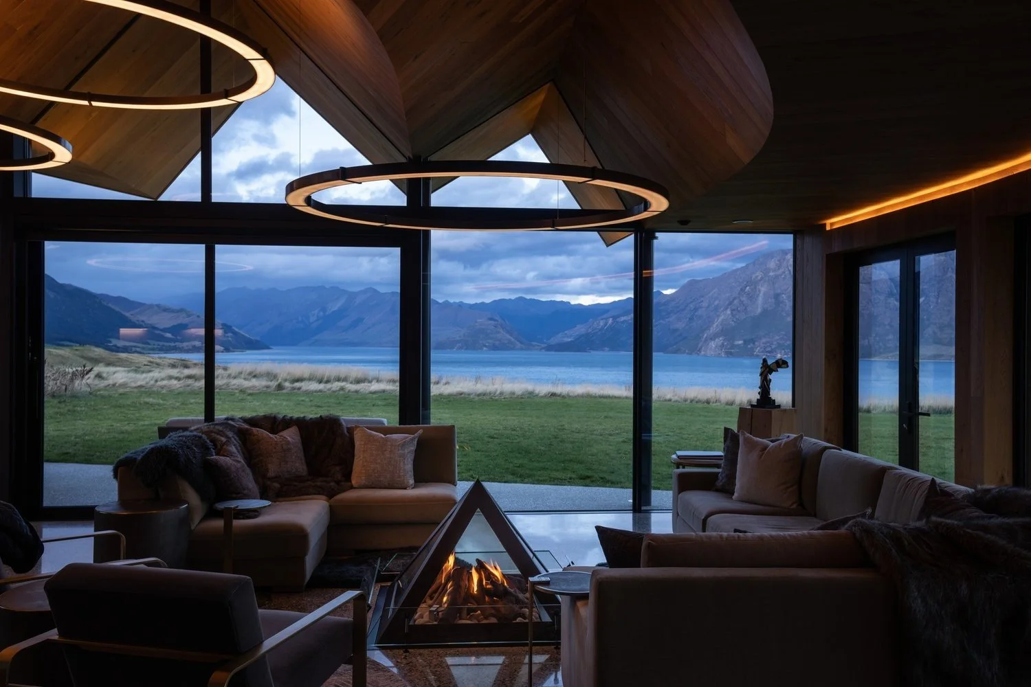 Mt Isthmus Luxury New Zealand Lodge. Photo by Joe Thomas.jpg