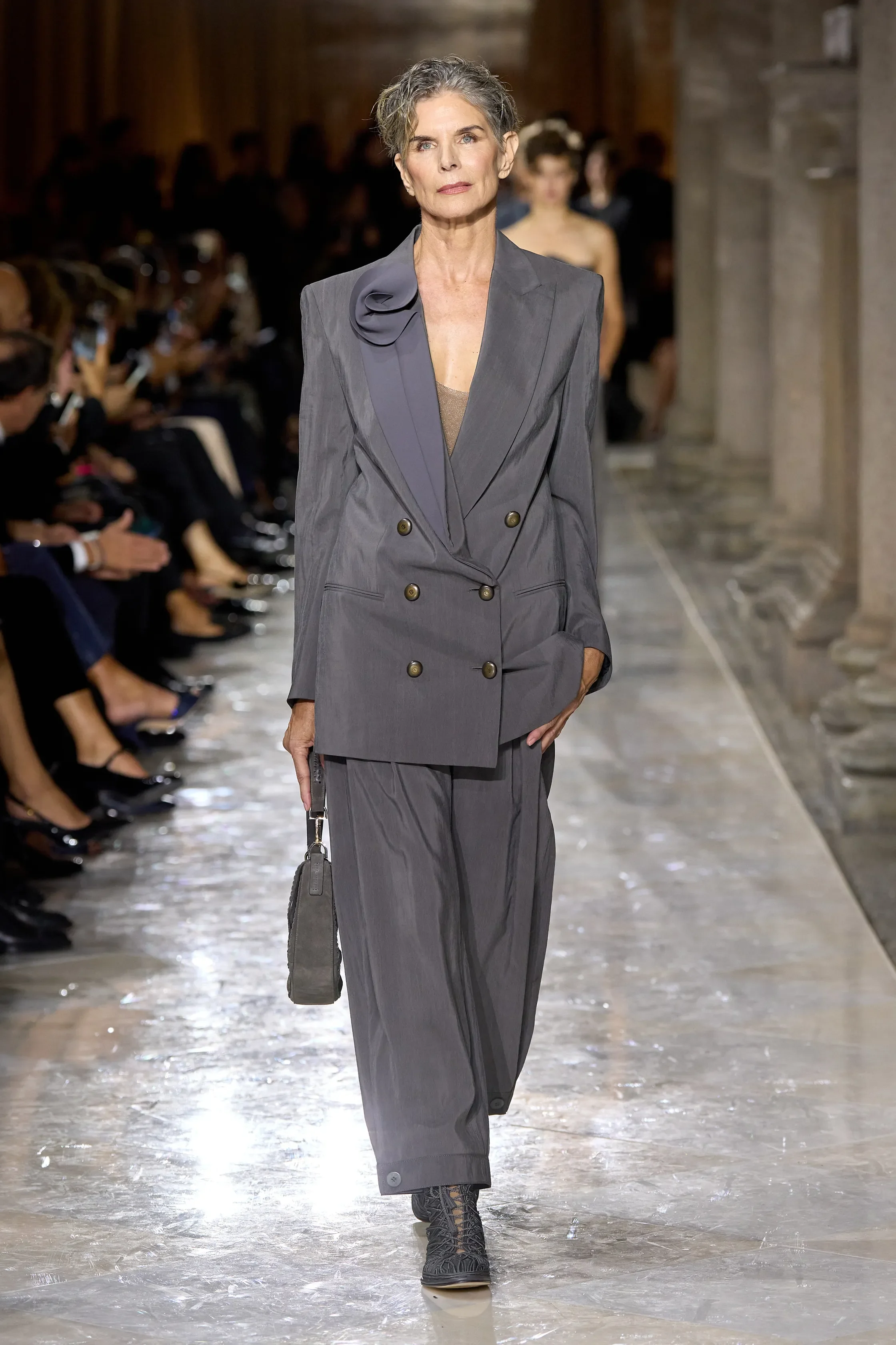 00017-giorgio-armani-spring-2026-ready-to-wear-credit-gorunway.webp