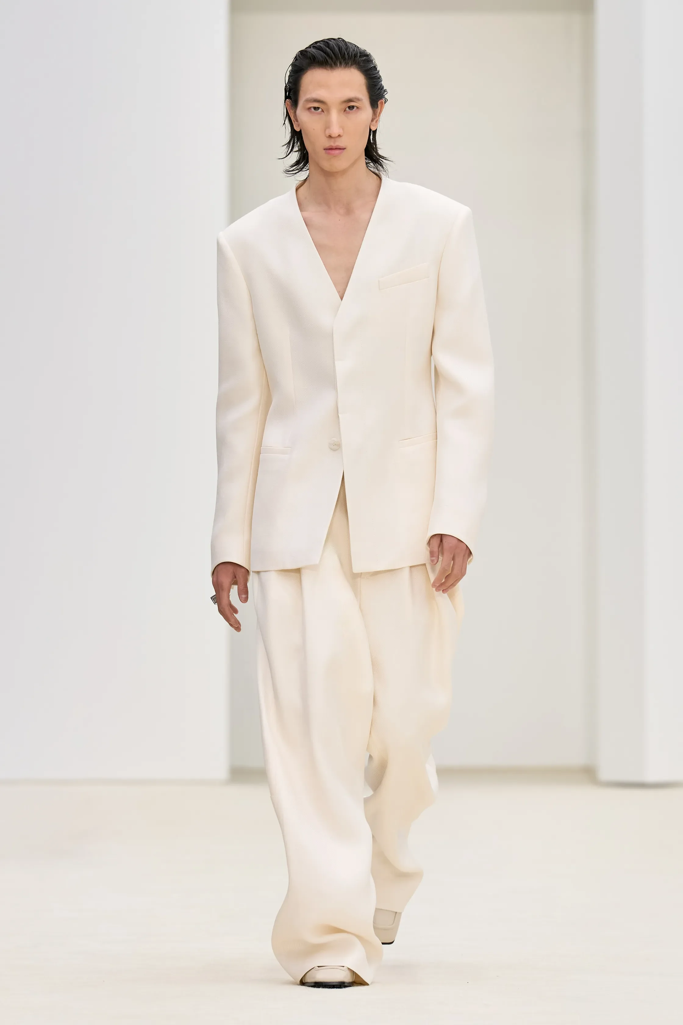 00006-ferrari-spring-2026-ready-to-wear-credit-gorunway.webp