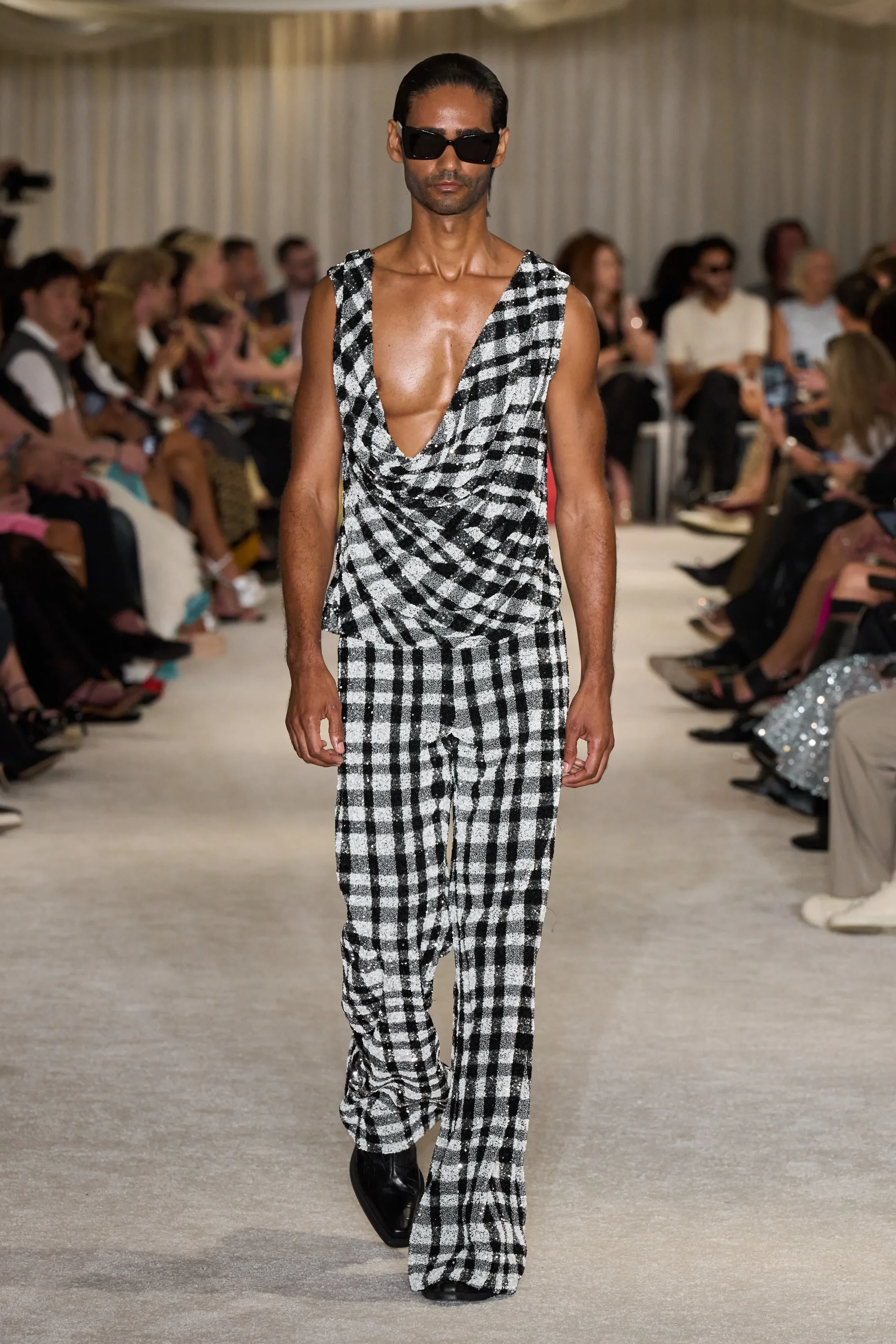 00043-christian-siriano-spring-2026-ready-to-wear-credit-gorunway.webp