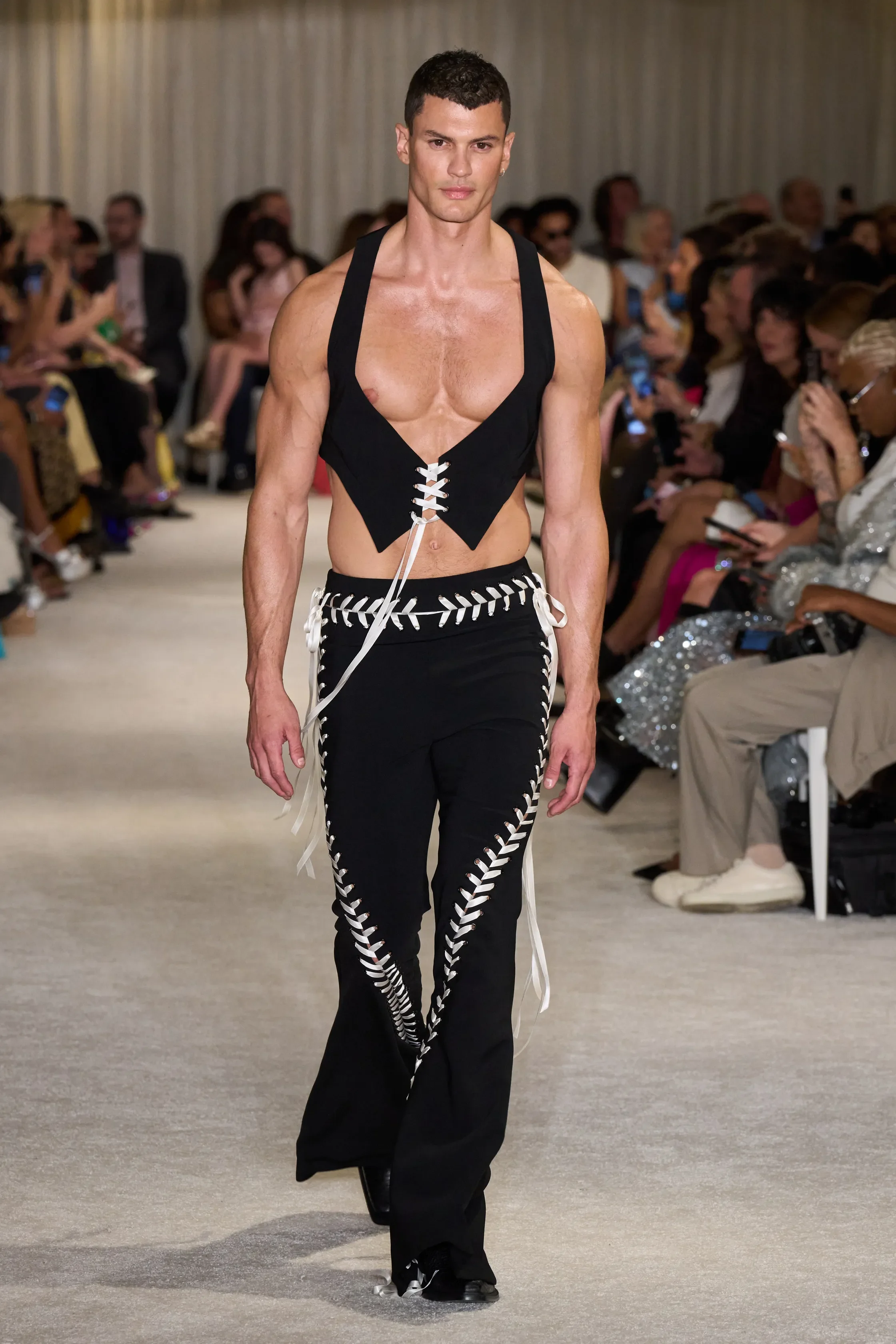 00019-christian-siriano-spring-2026-ready-to-wear-credit-gorunway.webp