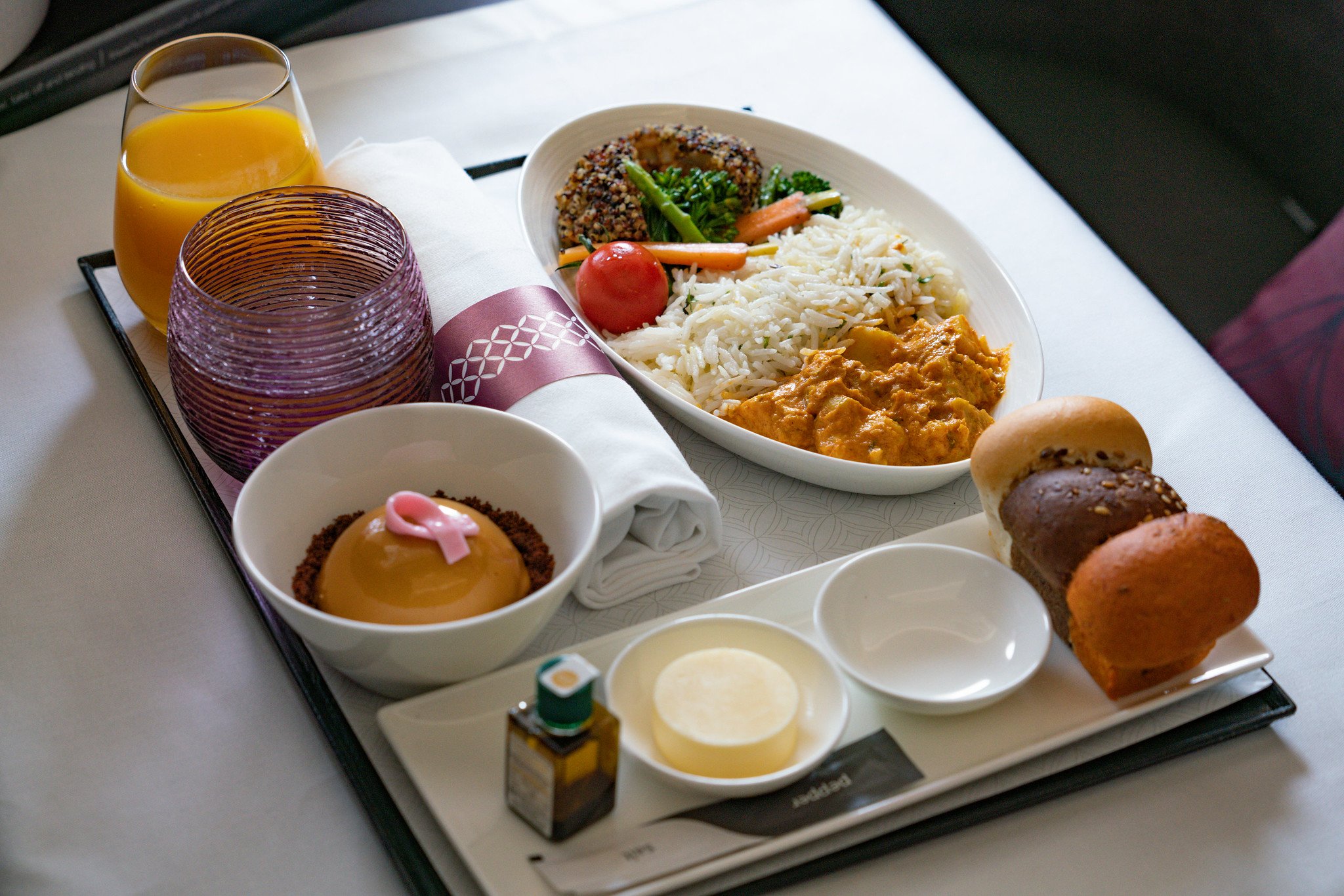 Qatar Airways: The first airline to offer "full" vegan menus in business class
