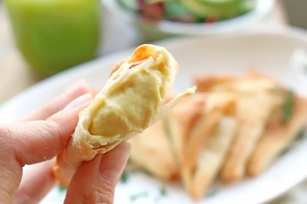 Recipe: Vegan cheese samosa aKA Sambousik