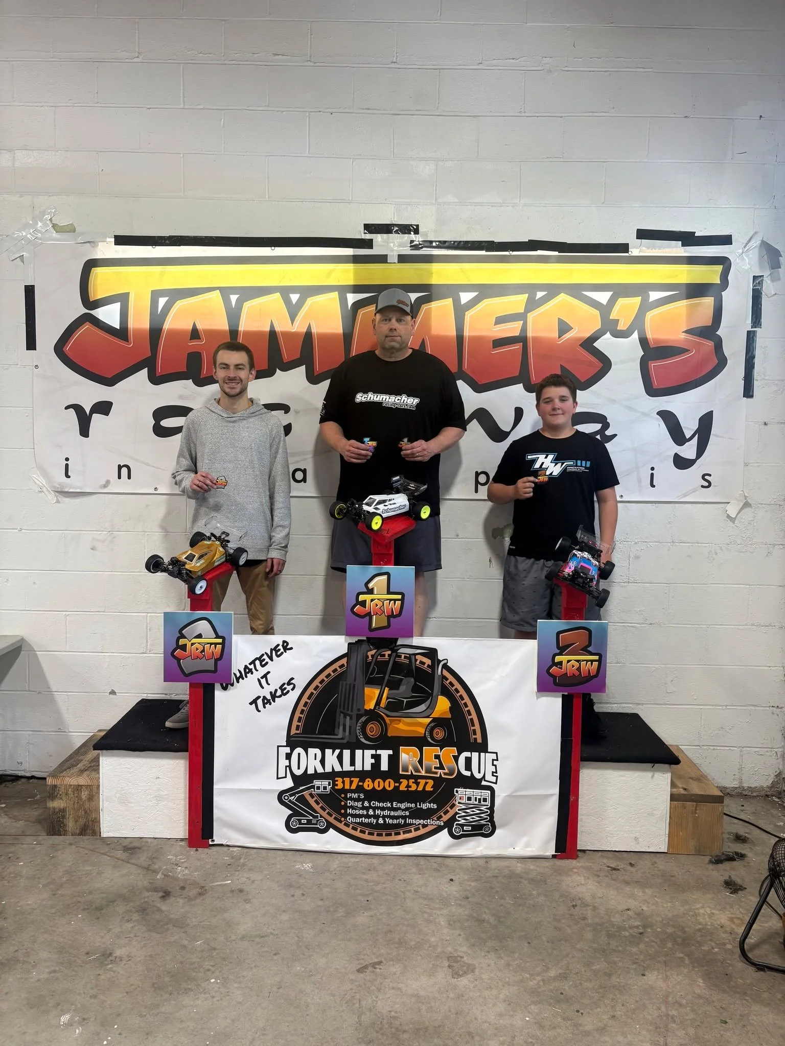 A few dozen entries made for a VERY busy Sunday at Jammer's! Jeremiah continued his dominance with the Schumacher in Wheeler against some folks coming over from Ohio to join us. The Sportsman class is in full swing and rewarding consistency. 17.5 Bug