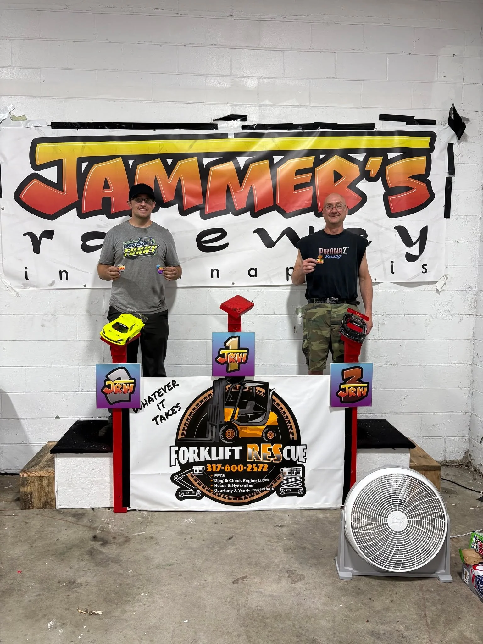 We had our Vibe, 21.5 TC, 1/12th LMH, and GT-12 guys in the house last night to get ready for THIS Saturday's Round #1 of the Summer Point Series.
Steger managed to get his GT12 dialed in and came up from qualifying 3rd to the top of the podium in th