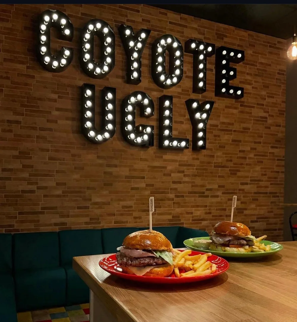 Burger del Coyote Ugly