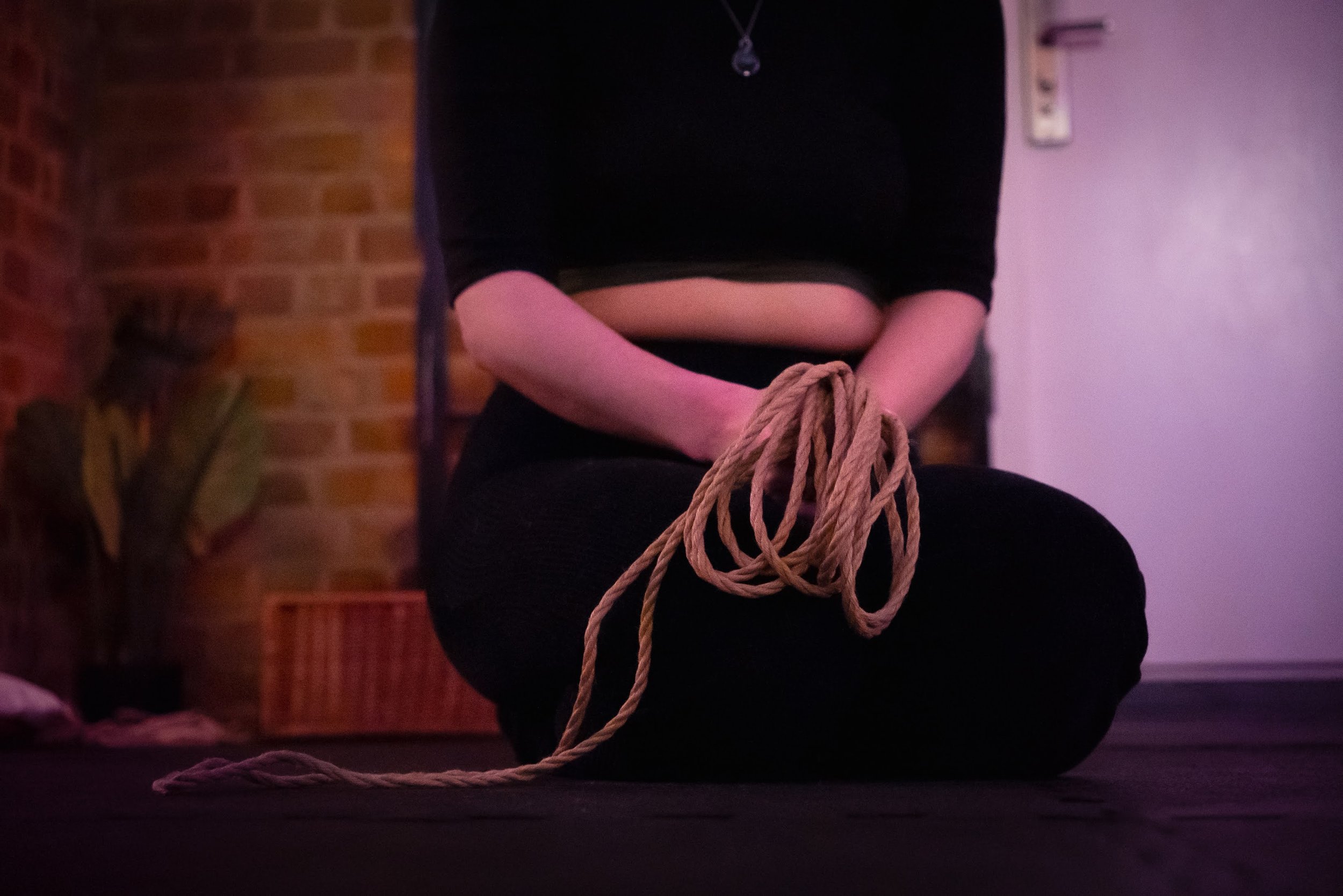 6 Simple Etiquette Tips for Navigating Rope Spaces