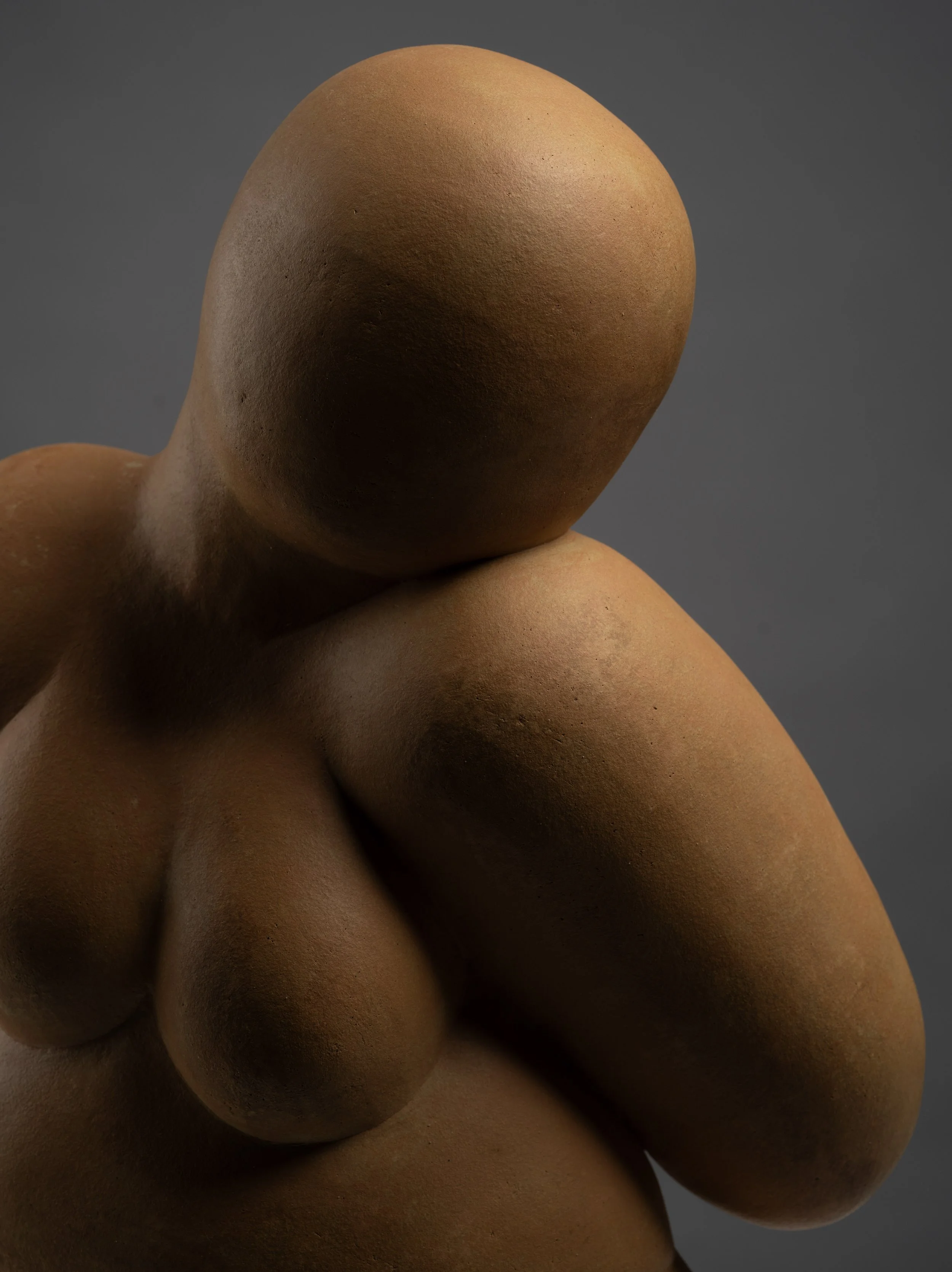 Dancing with Myself I
2026
Stoneware
50 x 32 x 13 cm
