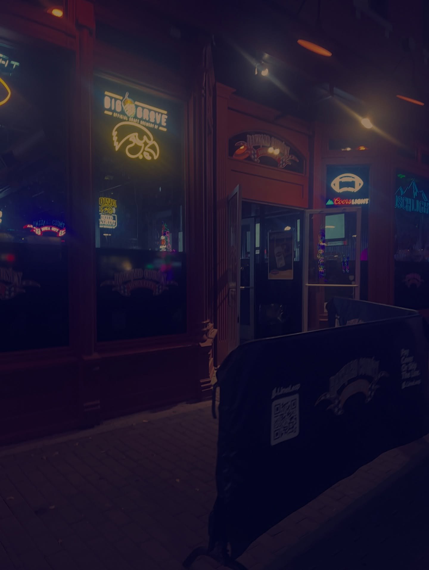 It might feel late out but the night has just started!! $2 weekend wells from 6-11pm today and tomorrow 🤩✨👏🏽
-
#hazzardcountyiowacity #hazzardcounty #americansaloon #iowacity #downtowniowacity