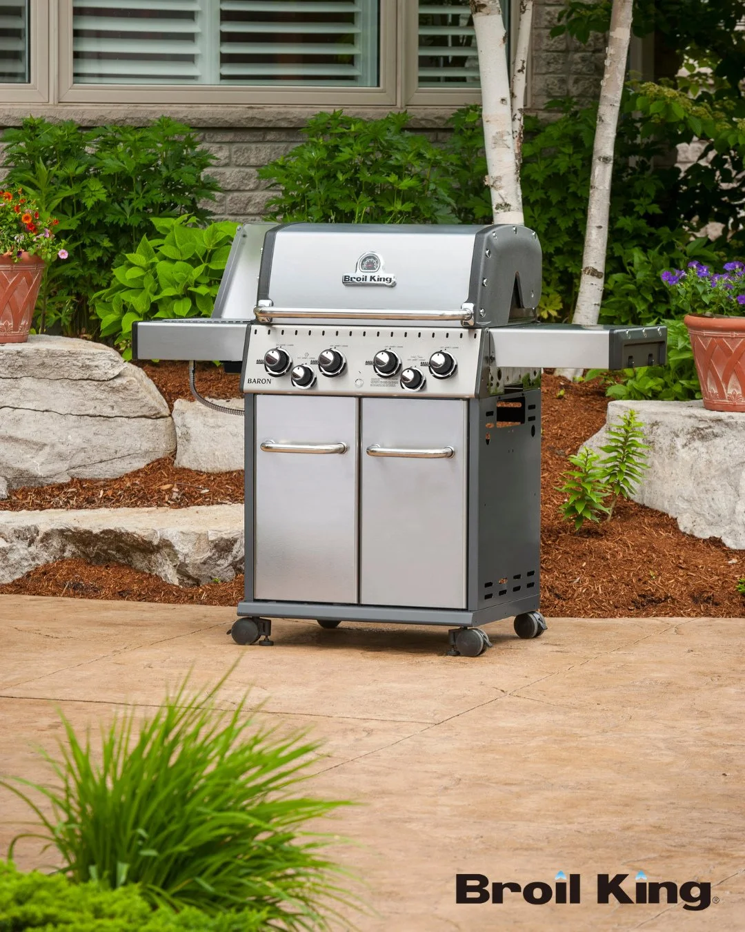 Built for weekends that turn into traditions. 🔥 The Broil King Baron S490 brings refined power, timeless design, and backyard moments worth savoring.⁠
⁠
#kickassgrills #broilking #barons490 #gasgrill #outdoorliving #backyardinspo #grilllife #luxuryo