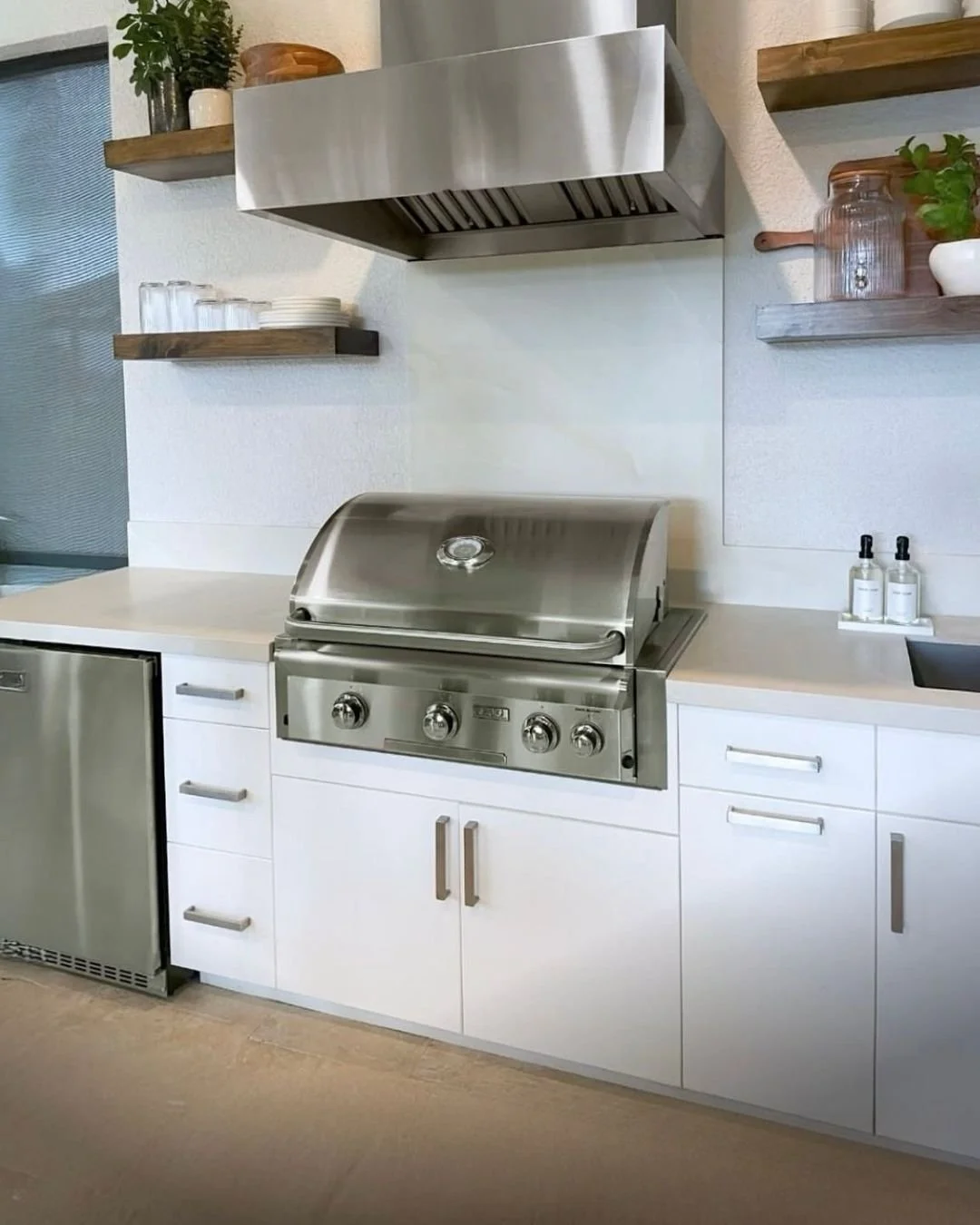 Elevating the art of the outdoor culinary experience. Precision meets performance with AOG.

Visit us today at 2810 Stoner CT, Suite 1, North Liberty, IA 52317 

📷 &amp; design by @americangandh

#americanoutdoorgrill #outdoorkitchen #luxuryliving