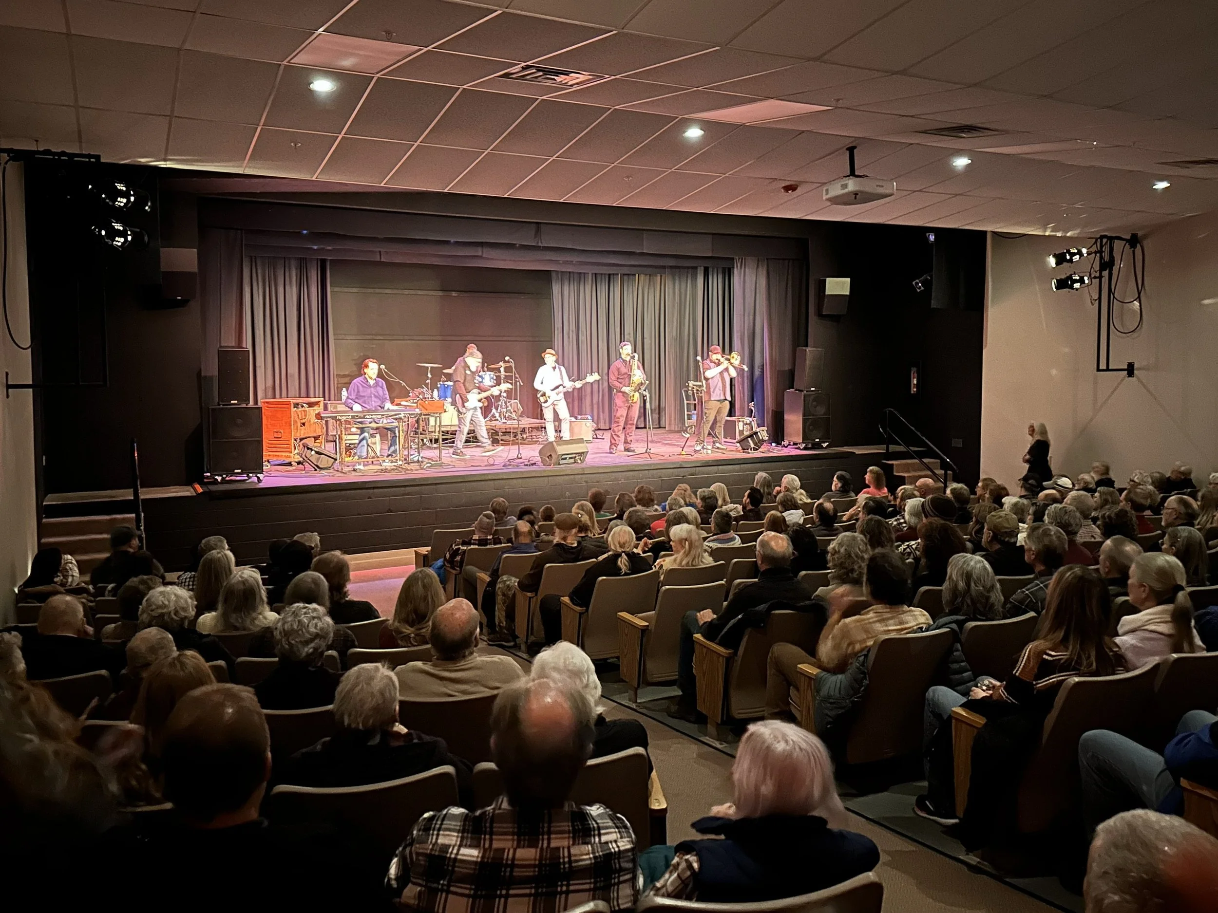 fulltheater.jpg