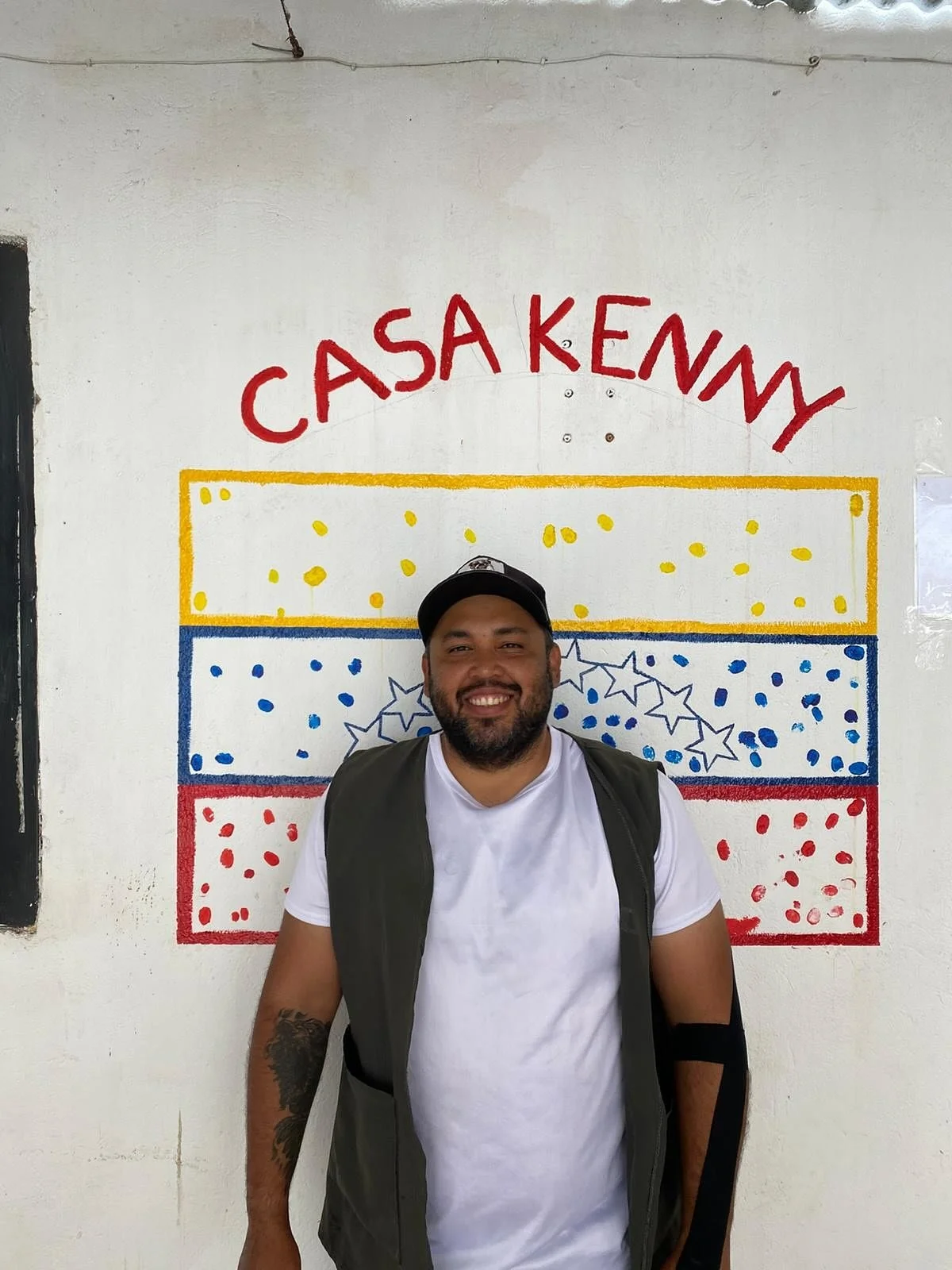 THE OPENING OF CASA KENNY 🇻🇪🇨🇴🌟🌟
We are delighted to announce that our very own shelter, Casa Kenny, is officially up and running!
This house operated as a shelter between 2019-2020, when our very own Kenny Rojas arrived himself as a walker,