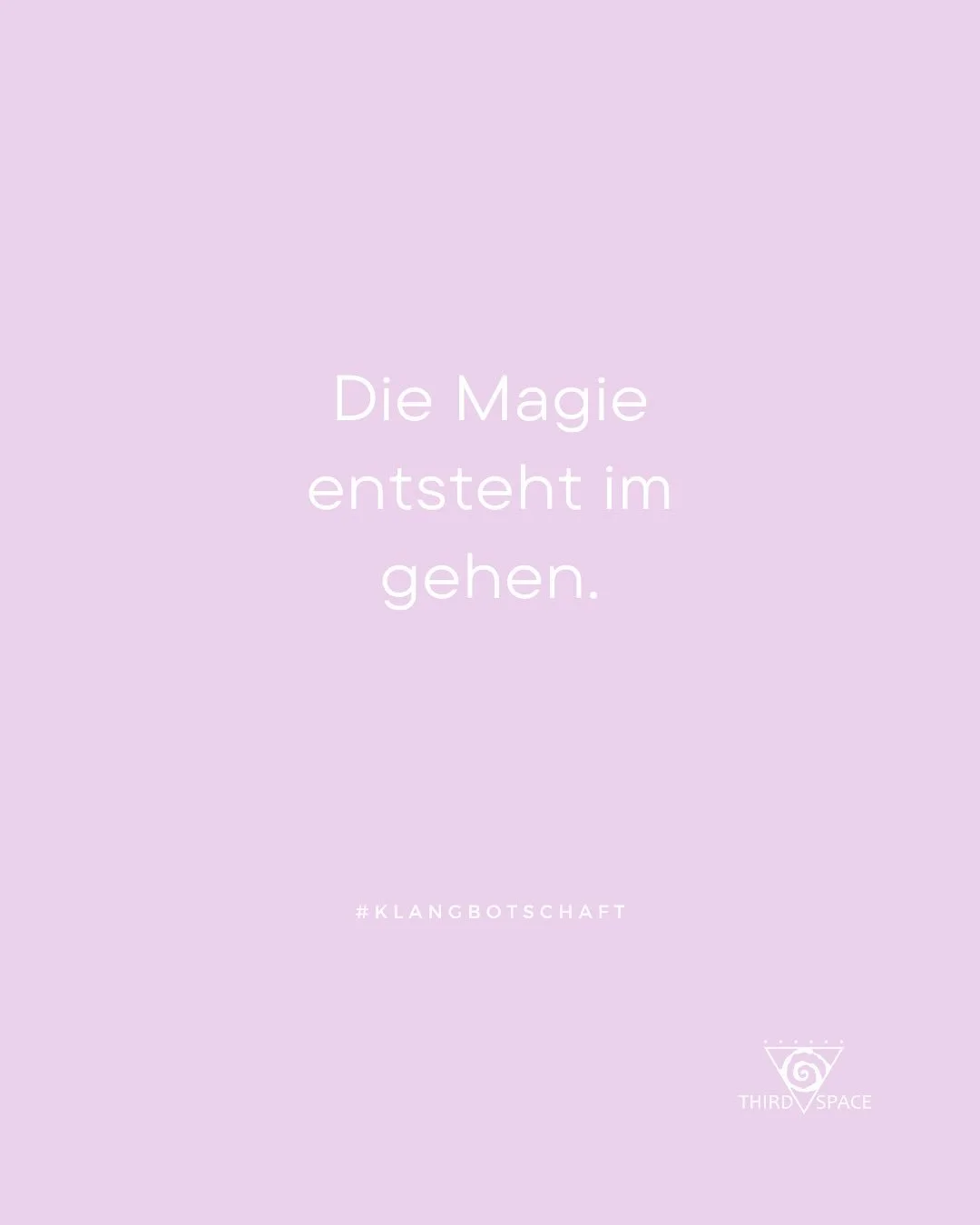 ✨Magie entsteht, wenn du losgehst. 
Nicht, wenn du wartest, dass sie dich findet - sondern wenn du mutig den ersten Schritt wagst. 
 Auf unbekannten Pfaden. Unterwegs. Dort wird sie sich zeigen - leise, echt, unerwartet. 
Trust. And know everything i