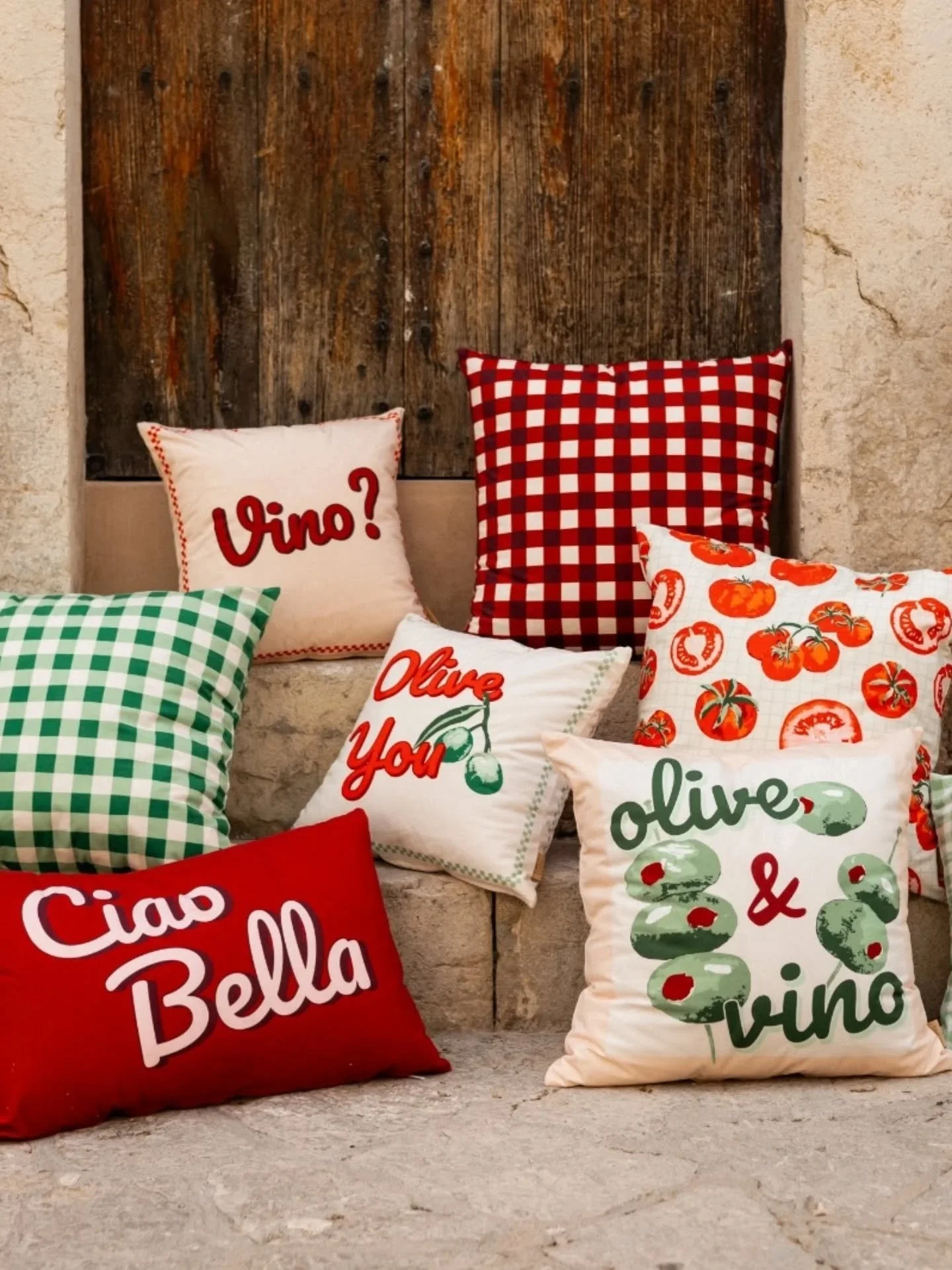 ITALIAN APERITIVO

This summer collection is inspired by my roadtrip to Tuscany last year. Italian quotes, dolce vita and classic colors - my goal was to create a retro vibe and bring the Italian holiday feeling to your homes. 🇮🇹 🍋

What's your fa