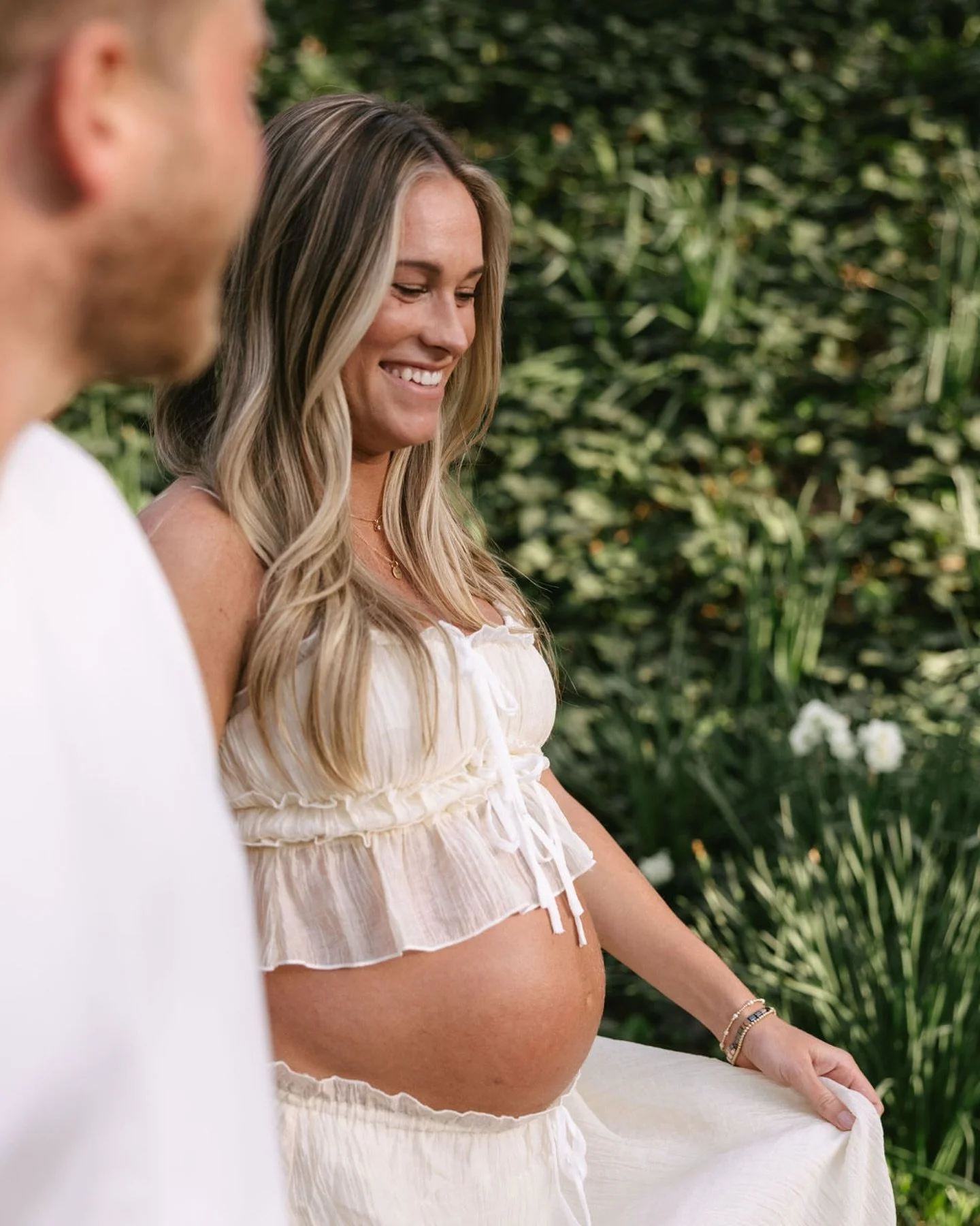 Swooning over these maternity pics for Morgan + Alex in the park 🦢🌳🧸