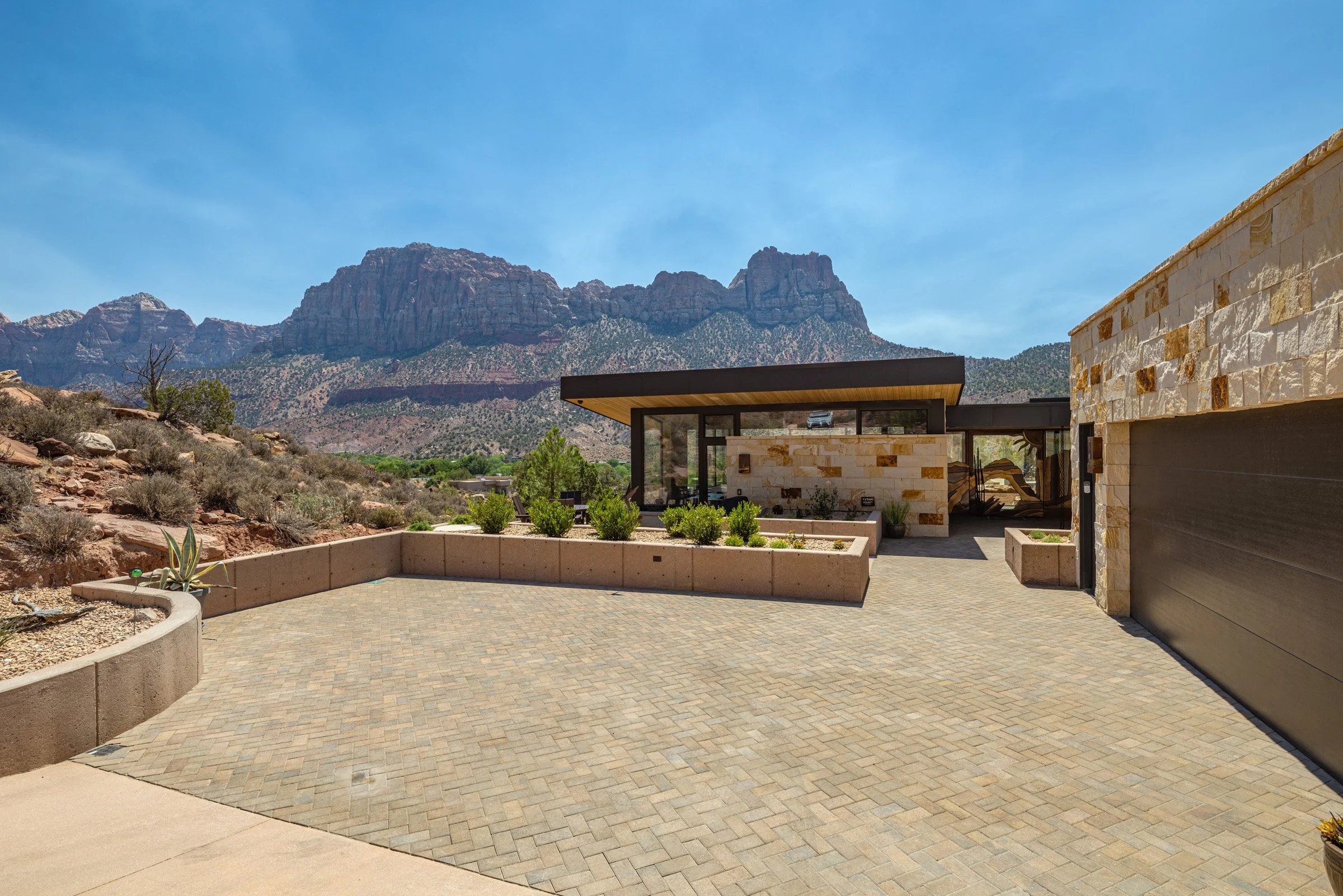 0070 Front Exterior-003.jpg