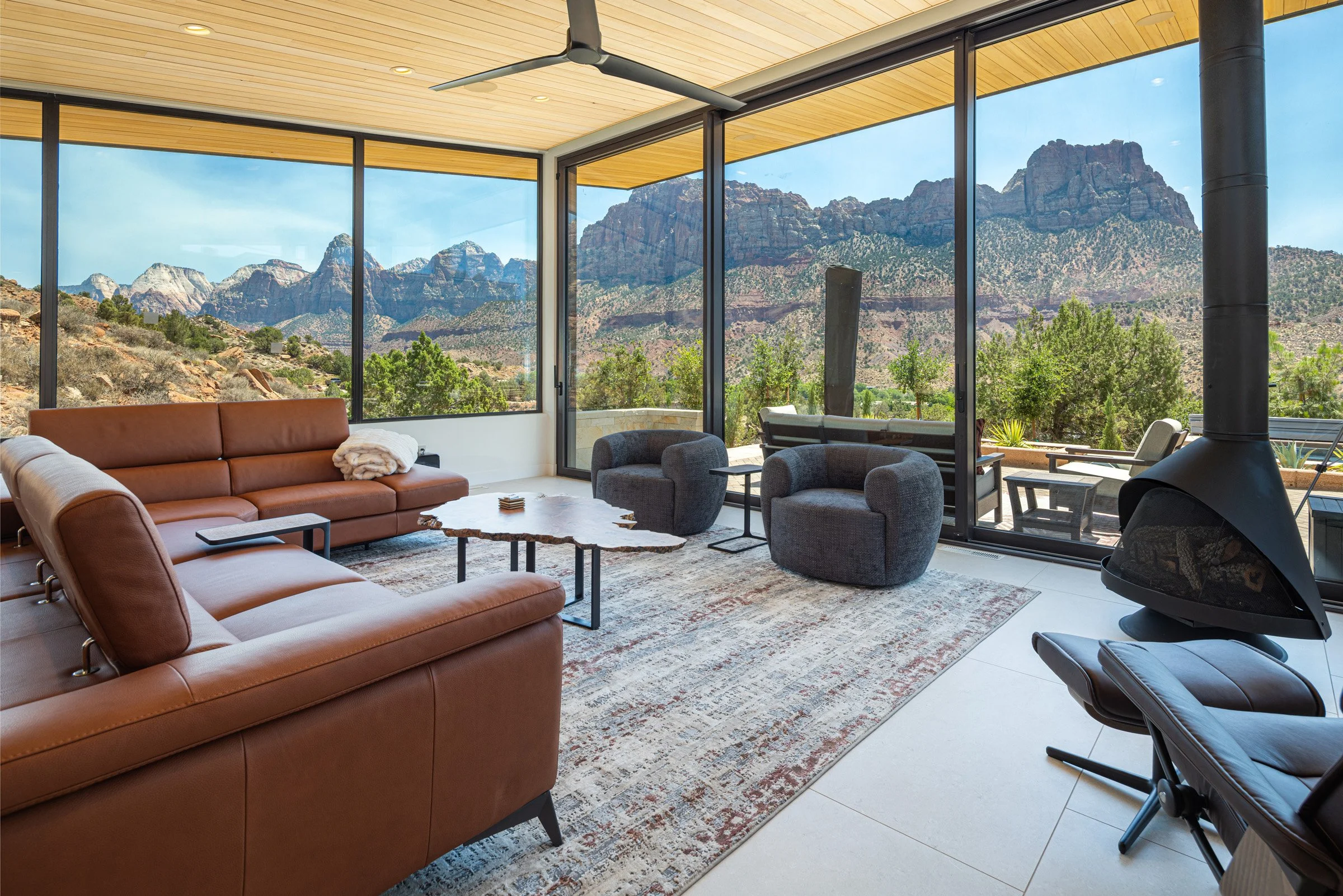 0300 Living Room-002.jpg