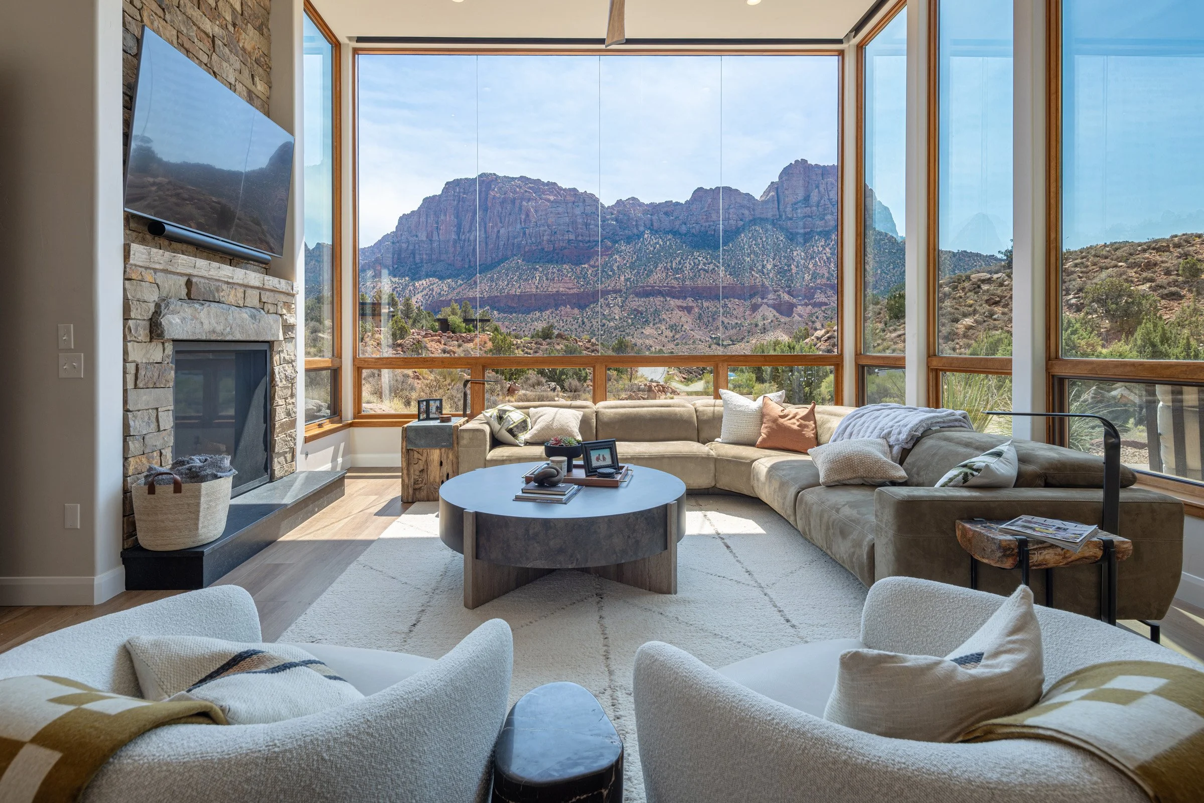 0300 Living Room-002.jpg