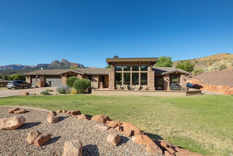 0070 Front Exterior-002.jpg