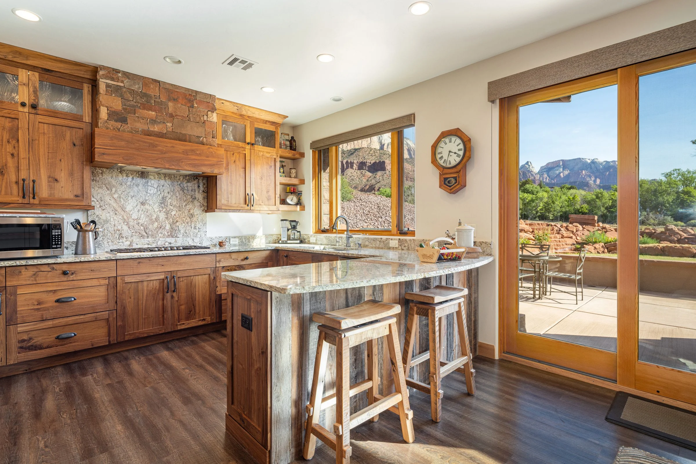 0600 Kitchen-003.jpg