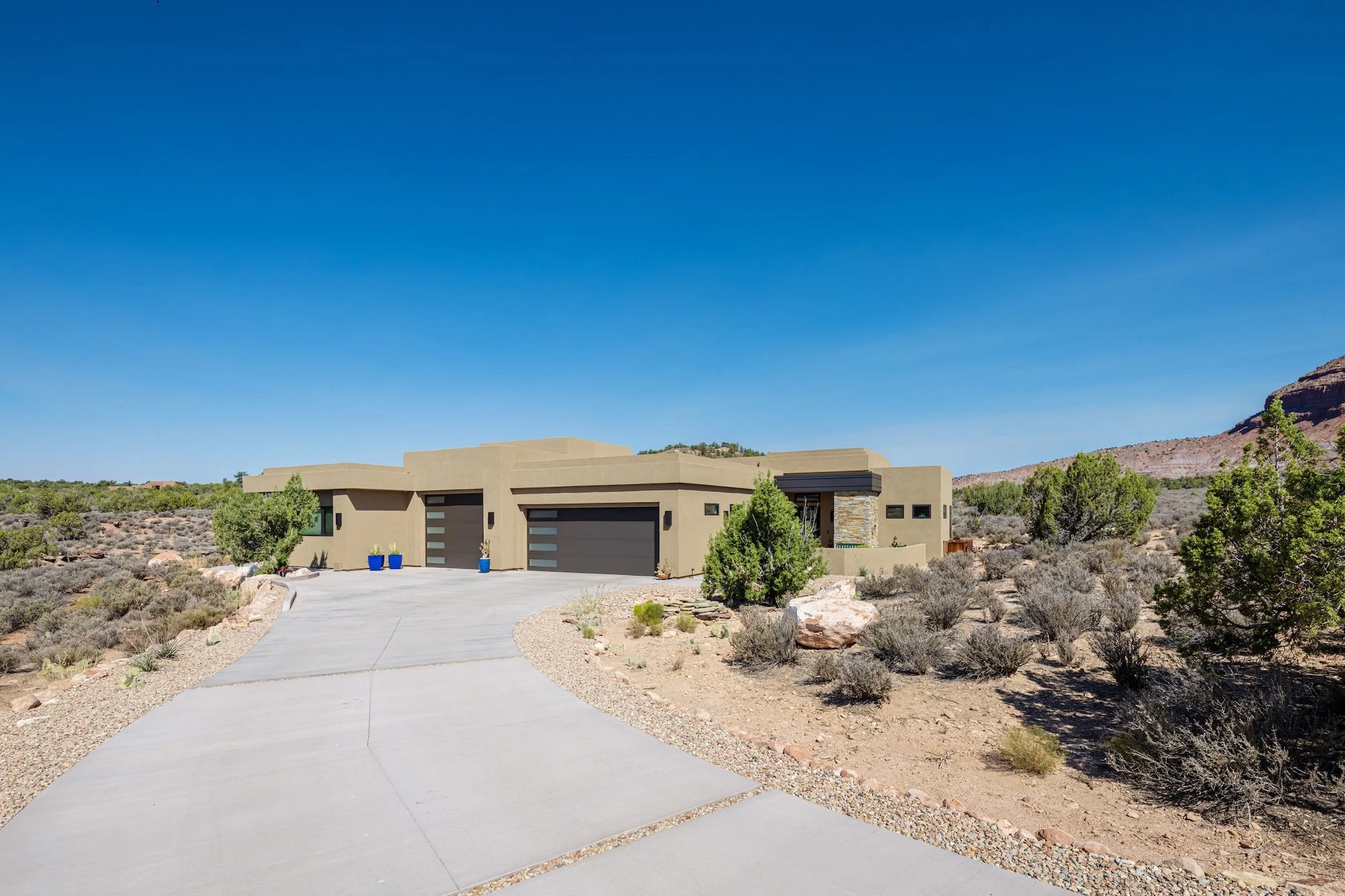 0070 Front Exterior-002.jpg