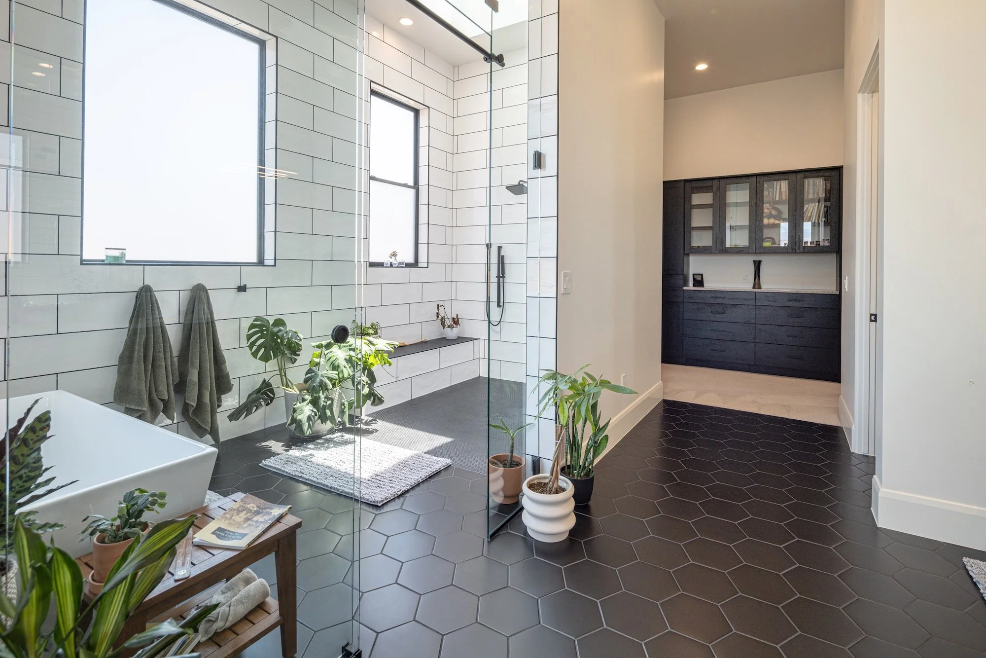 0850 Primary Bathroom-001.jpg