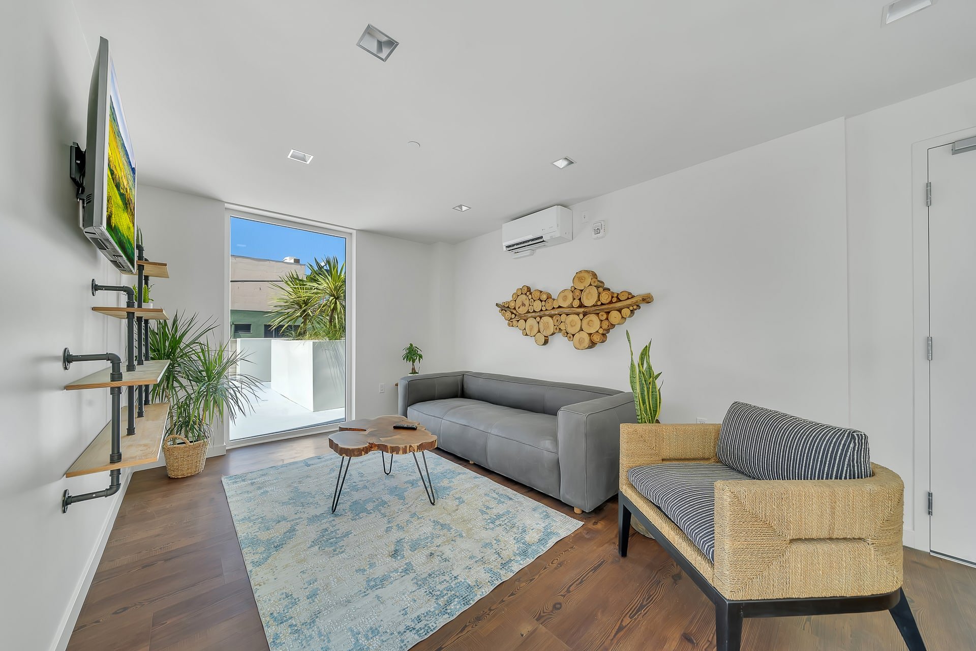 8_1621 N. McCadden Place, Unit 807.jpg