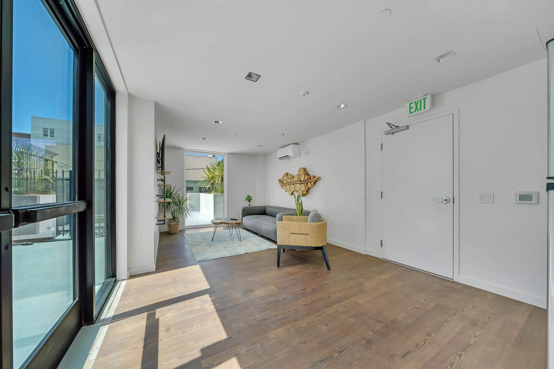 7_1621 N. McCadden Place, Unit 807.jpg