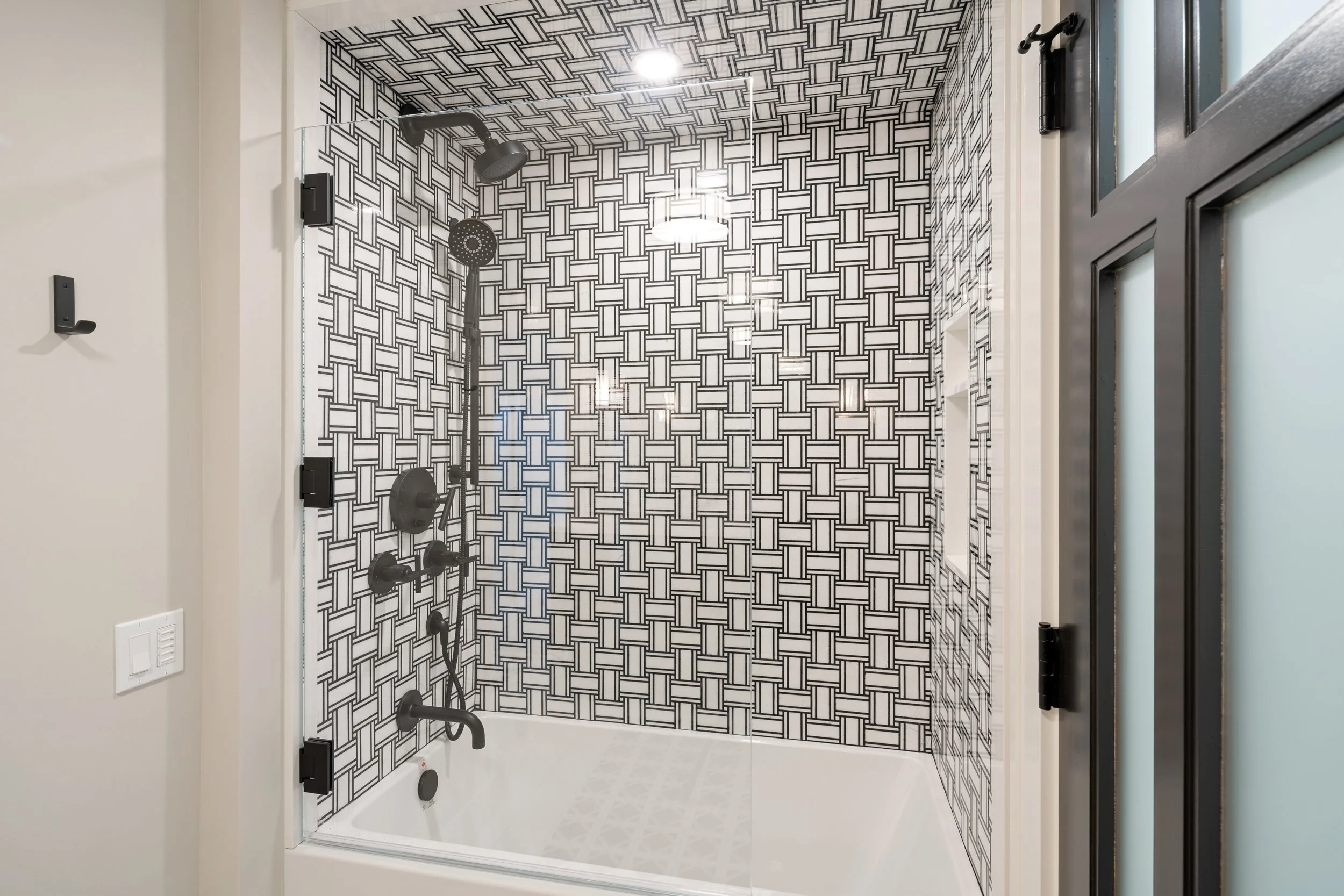 1301 Spring St - Photos (Web)-03.jpg